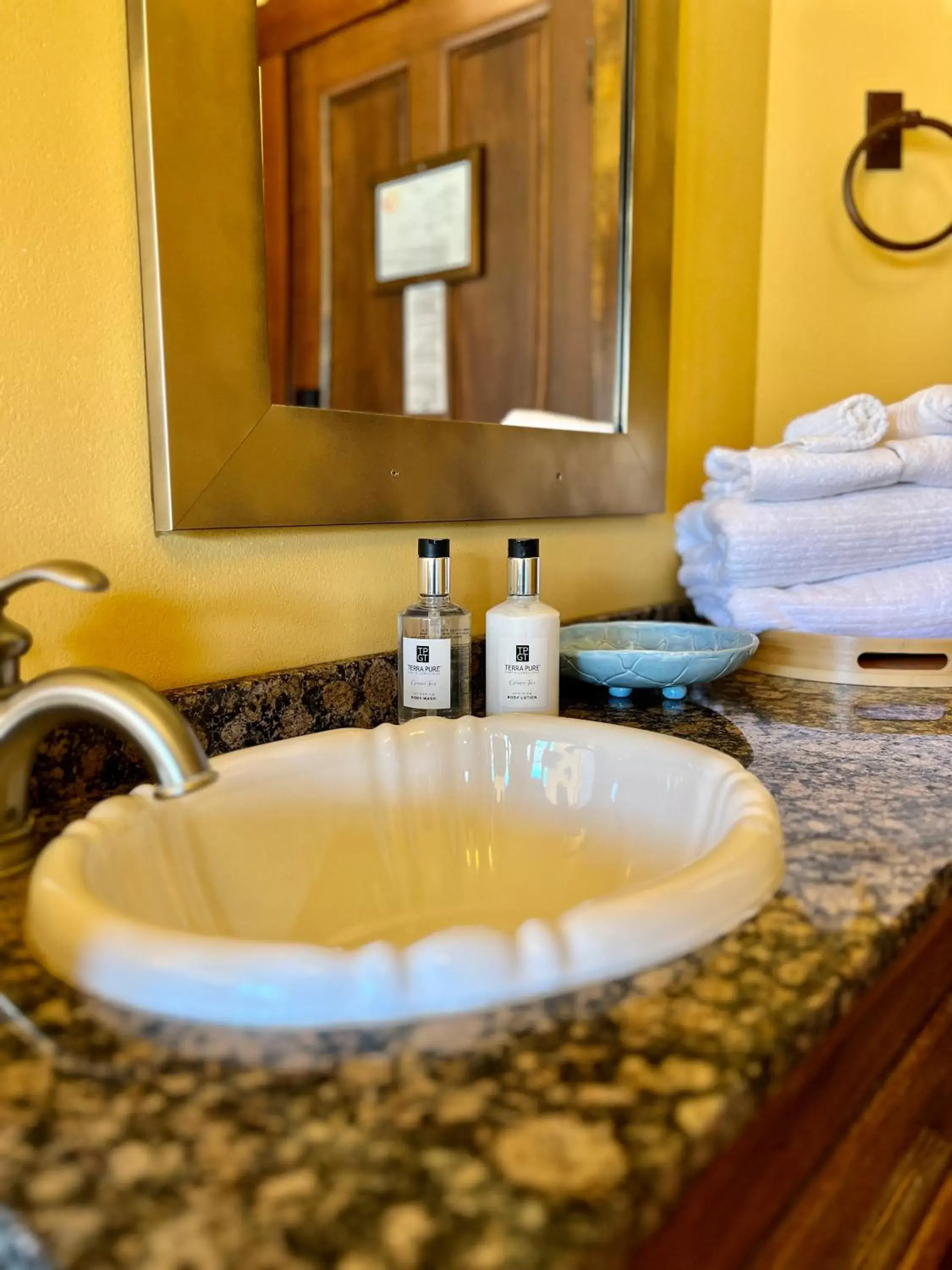 Bathroom in Casa Grande Inn & Suites