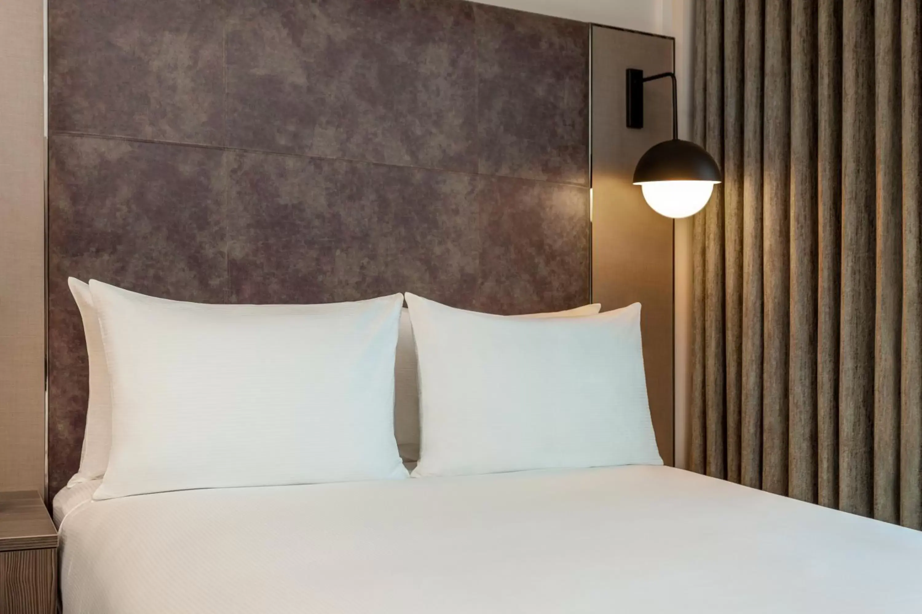 Bed in Hilton Aberdeen TECA