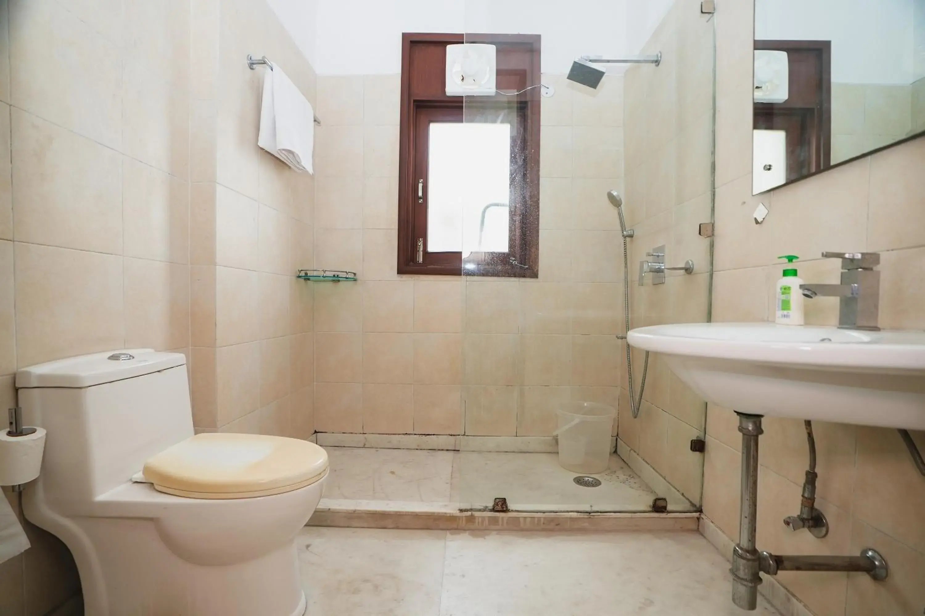 Bathroom in Mintstar Apartment and Suites, Chittaranjan Park