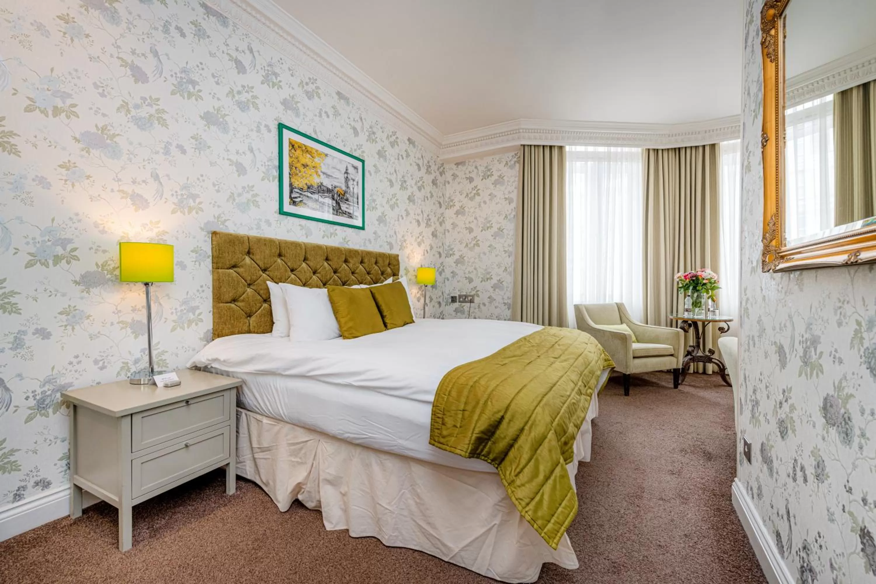 Bedroom, Bed in Ashburn Hotel