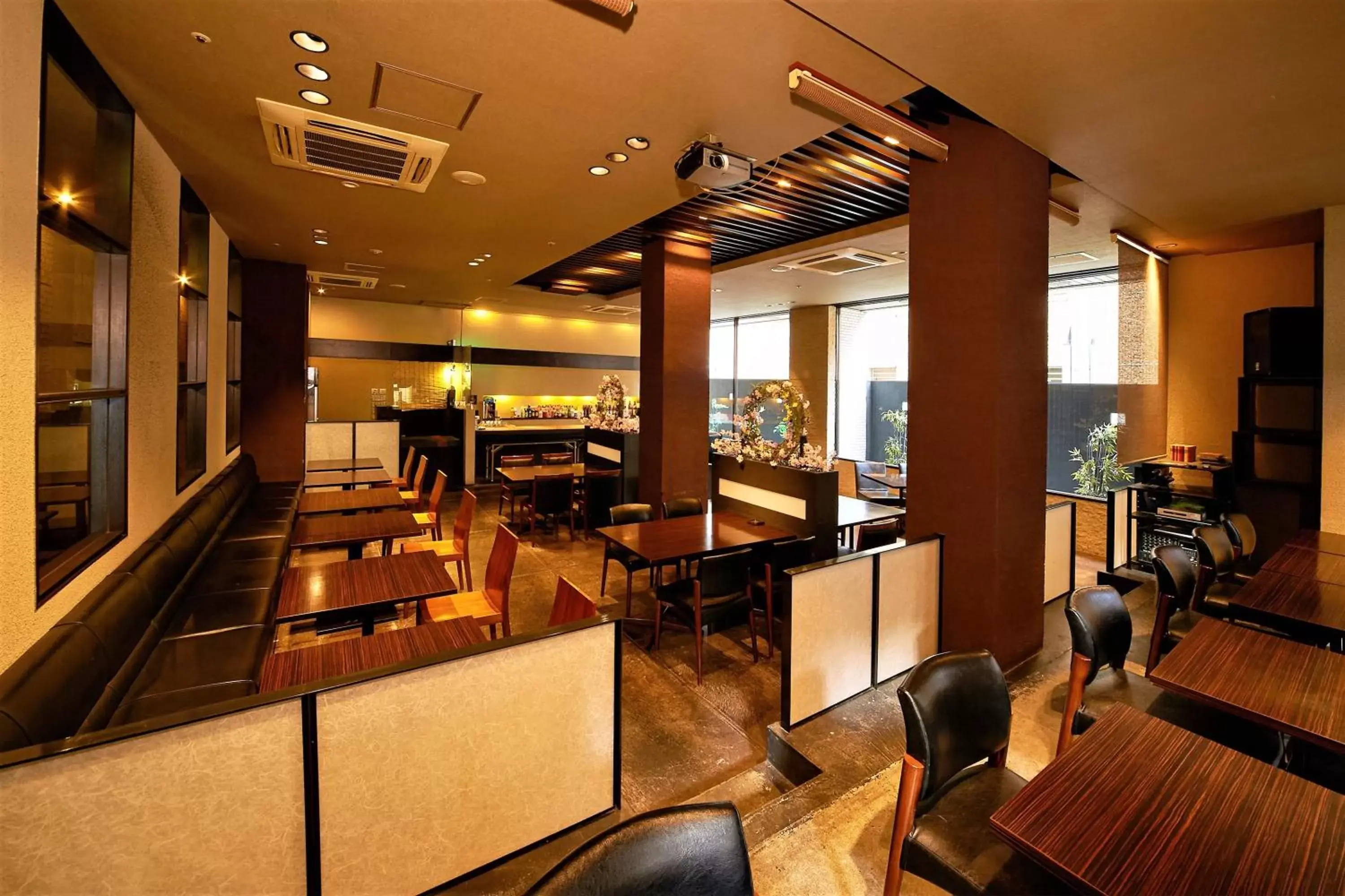 Restaurant/Places to Eat in Toyo Hotel