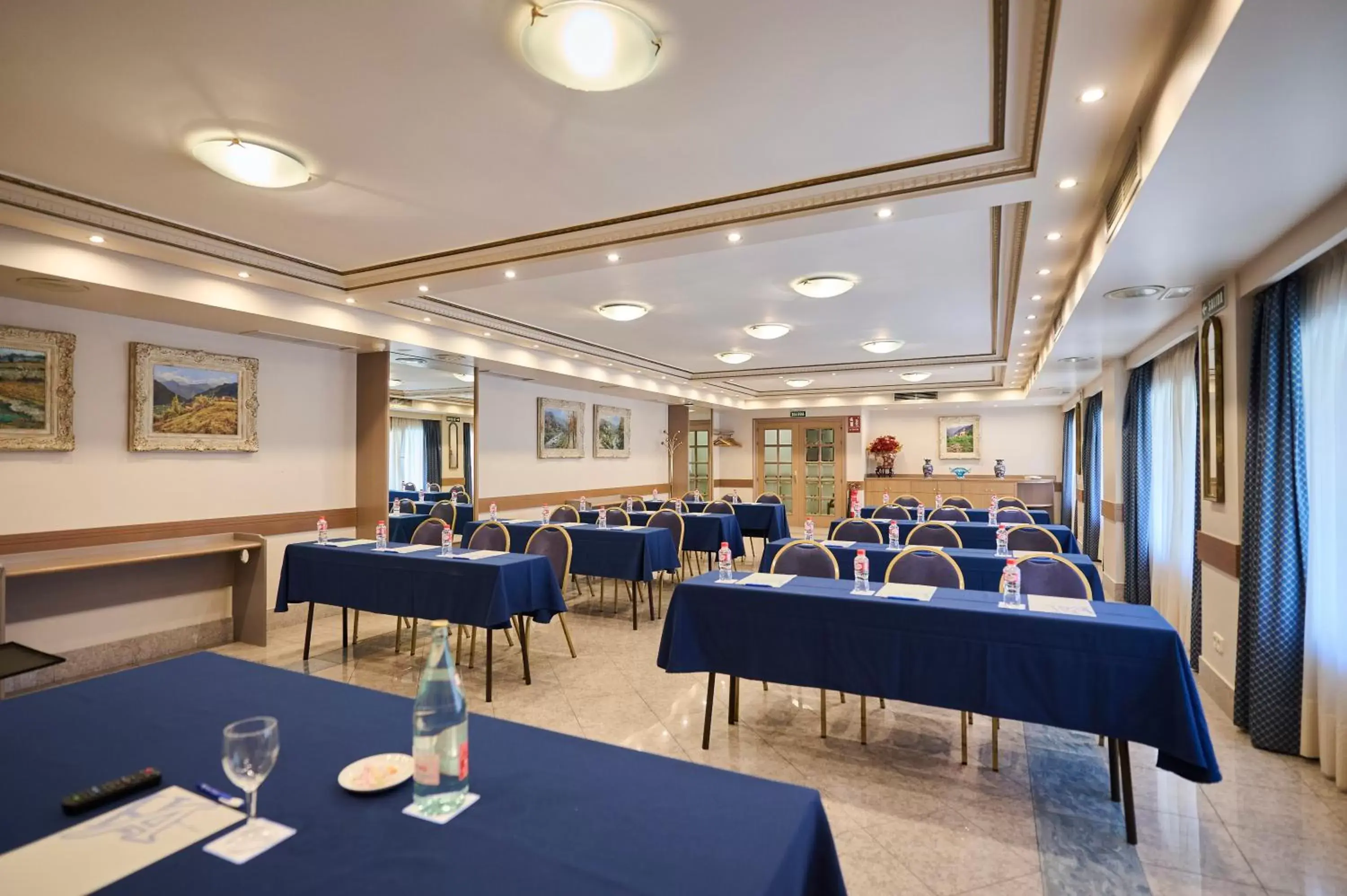 Banquet/Function facilities, Restaurant/Places to Eat in Hotel Albret