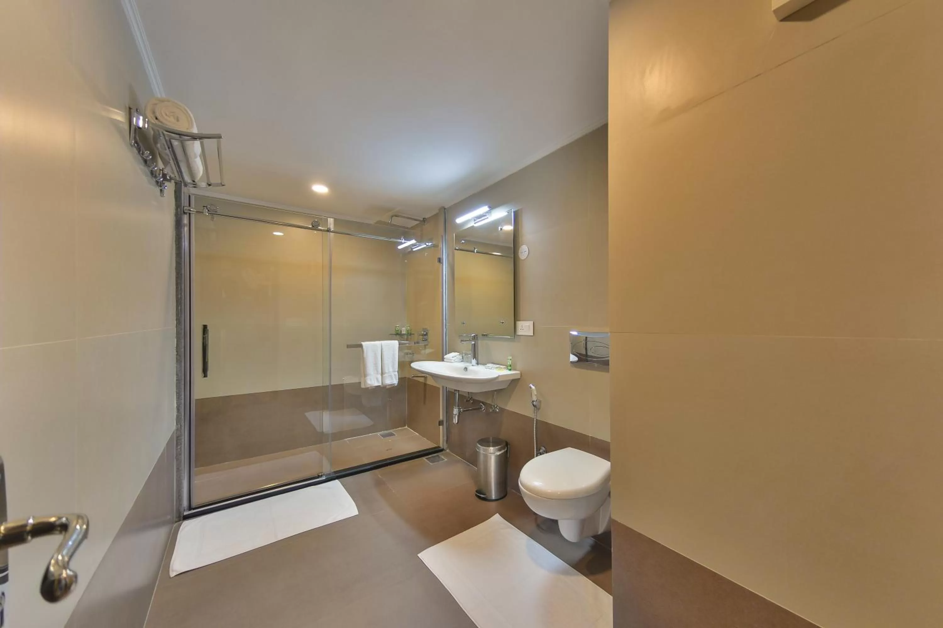 Bathroom in Royal Hillton Pahalgam