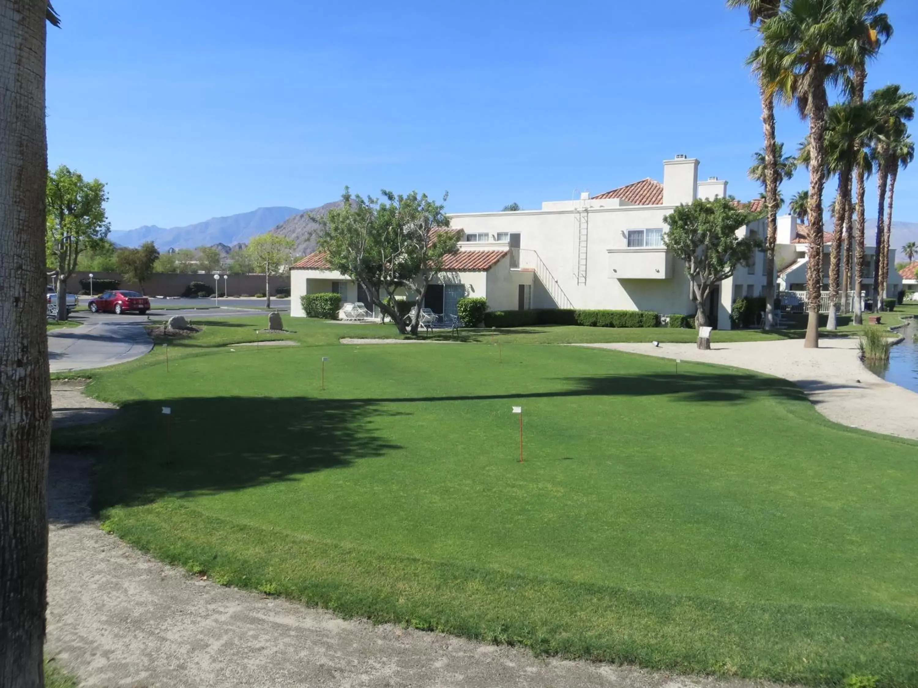 Golfcourse, Garden in Desert Breezes Resort