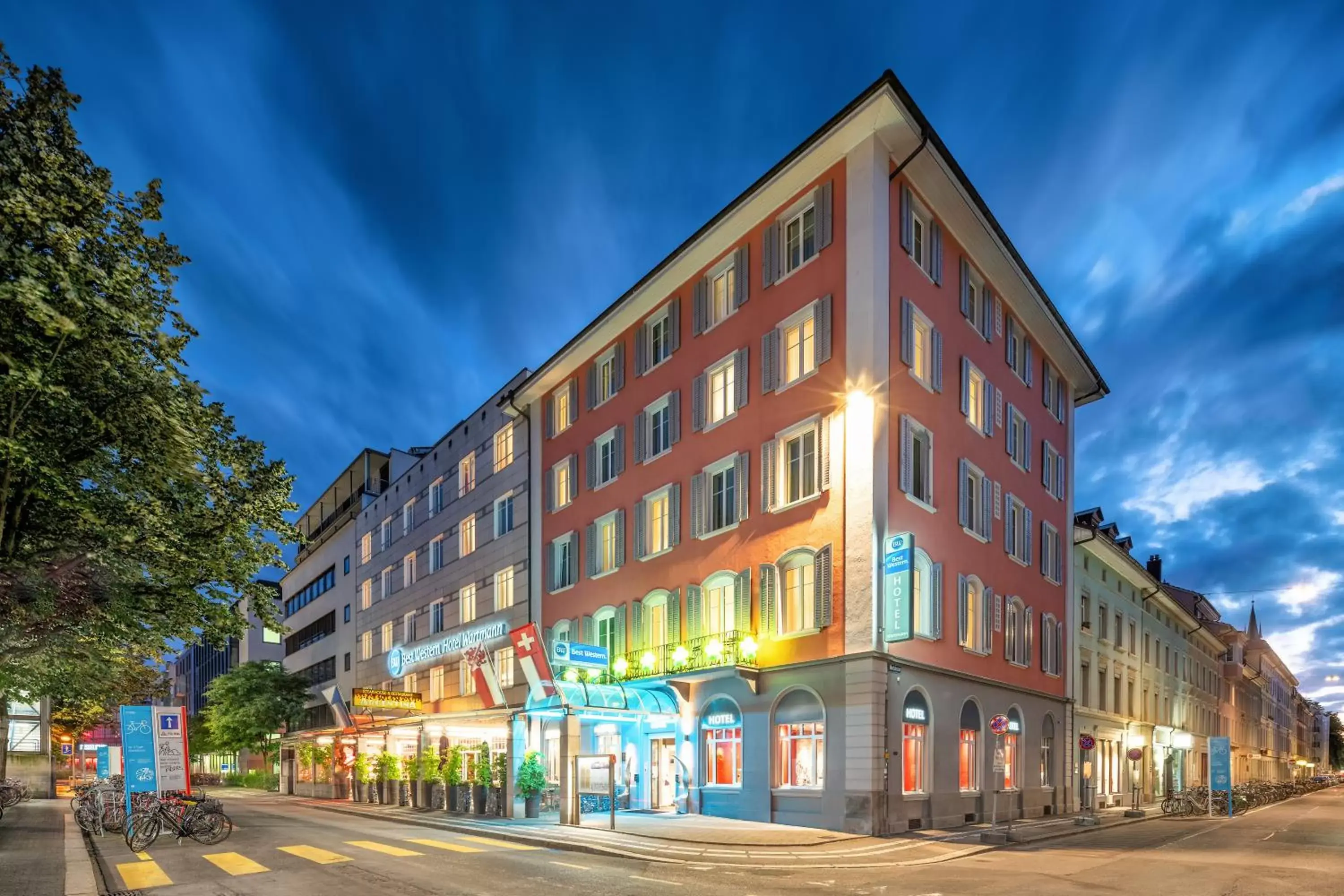 Facade/entrance, Property Building in Hotel Wartmann am Bahnhof