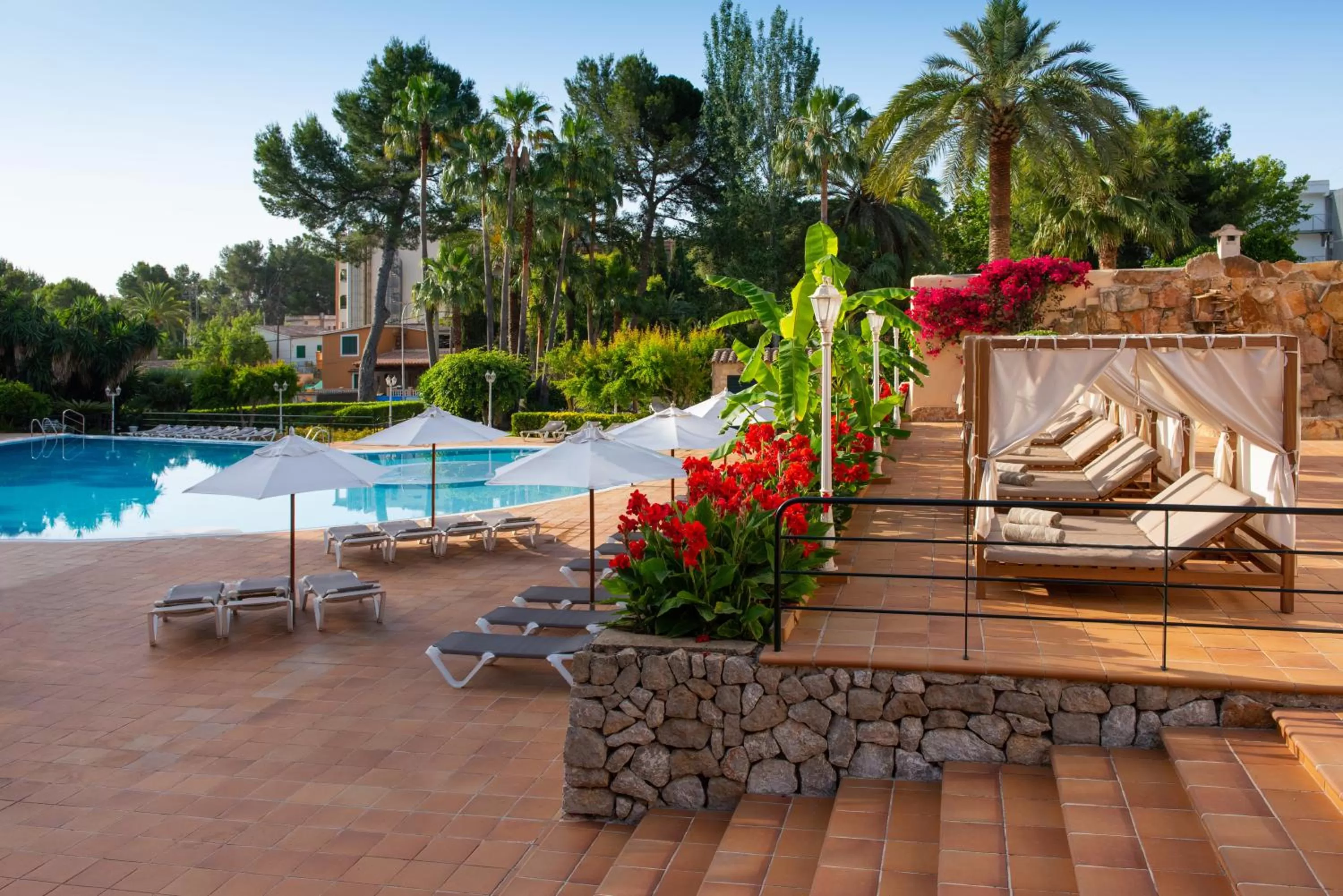 Patio in Valentin Grand Park Suite Hotel