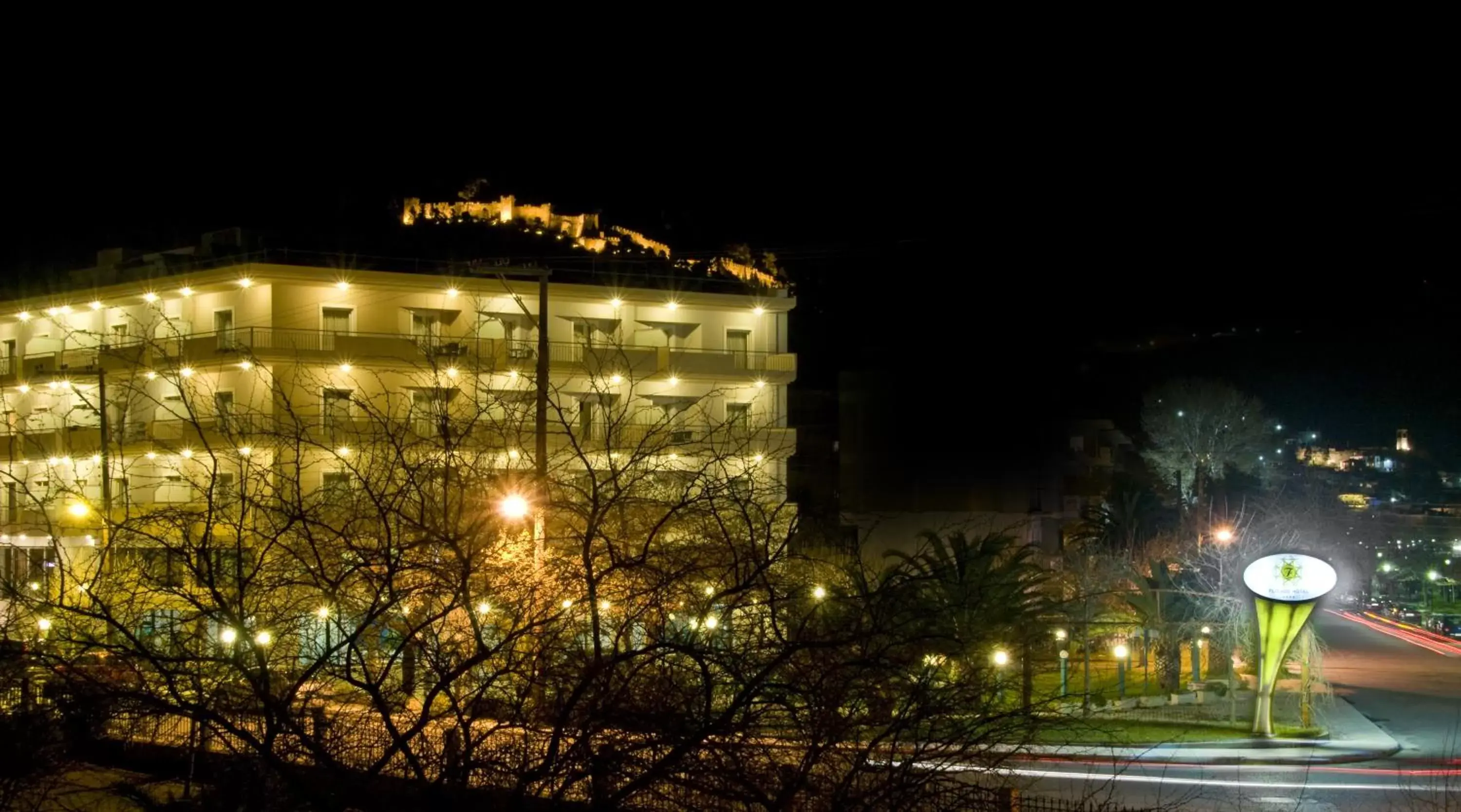 Garden, Property Building in Flisvos Hotel Nafpaktos