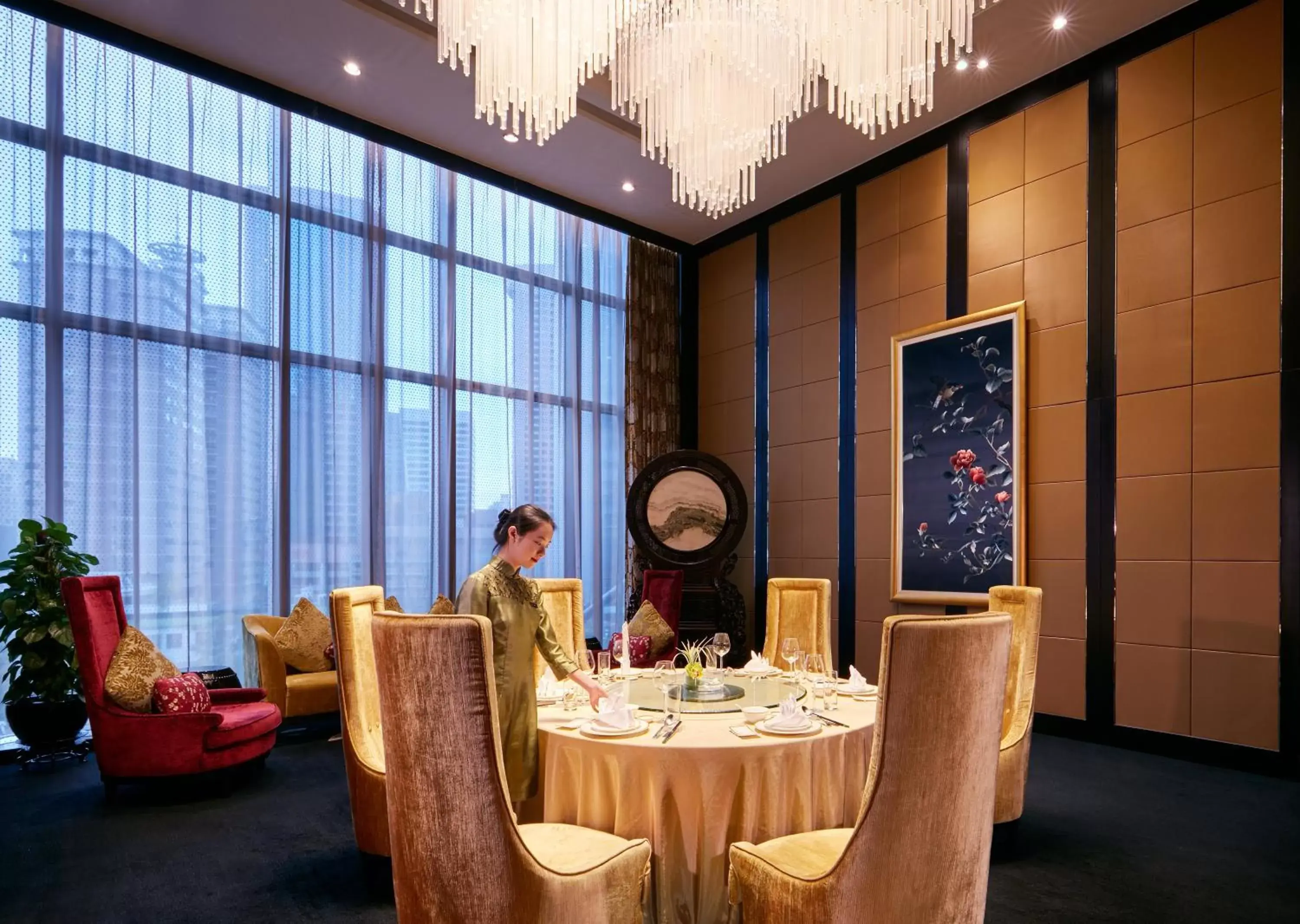 Restaurant/places to eat in InterContinental Shanghai Jing' An, an IHG Hotel
