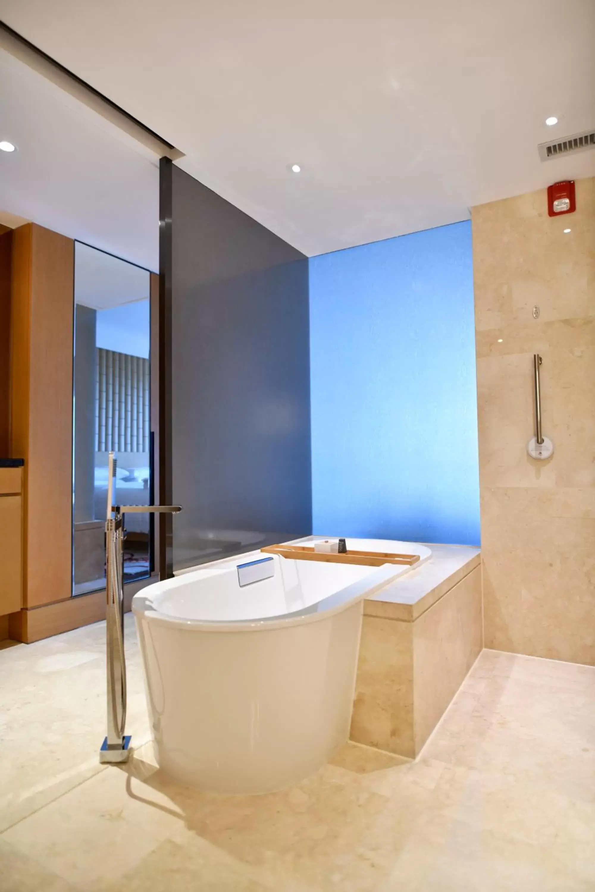 Bathroom in Zhuhai Marriott Hotel