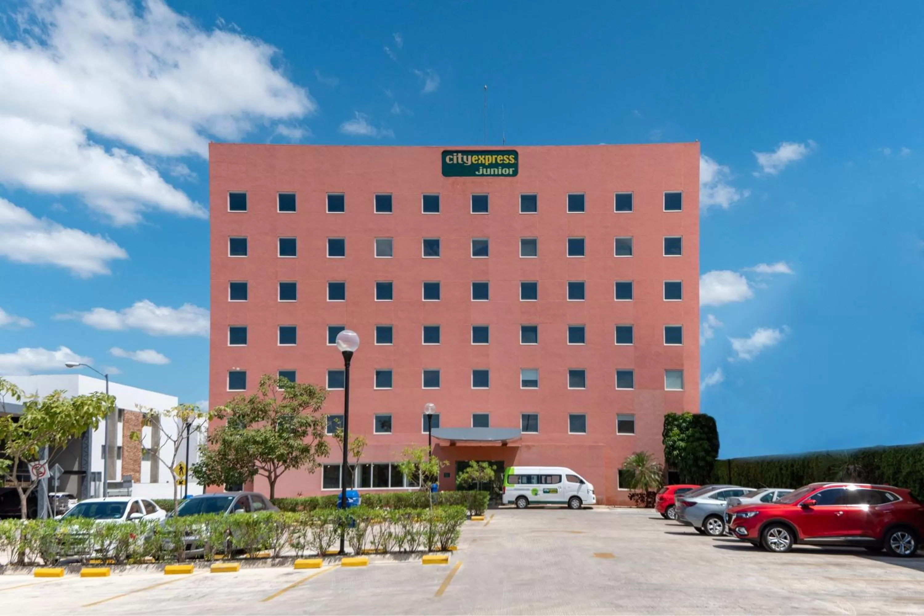 Property building in City Express Junior by Marriott Merida Altabrisa