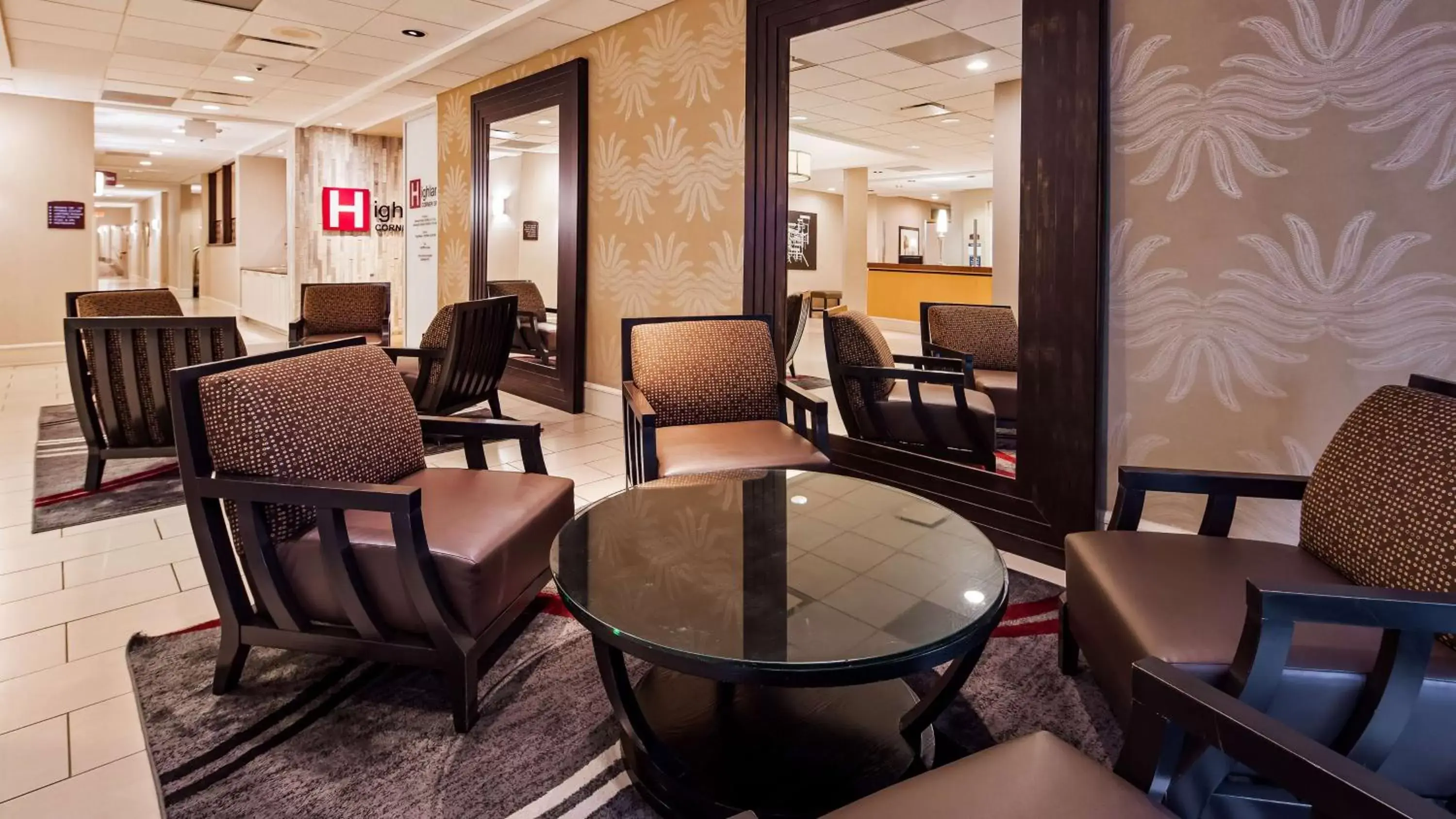 Lobby or reception, Restaurant/Places to Eat in Best Western Plus InnTowner Madison