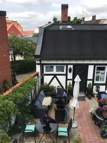 Inner courtyard view in Hotell Bäckagården