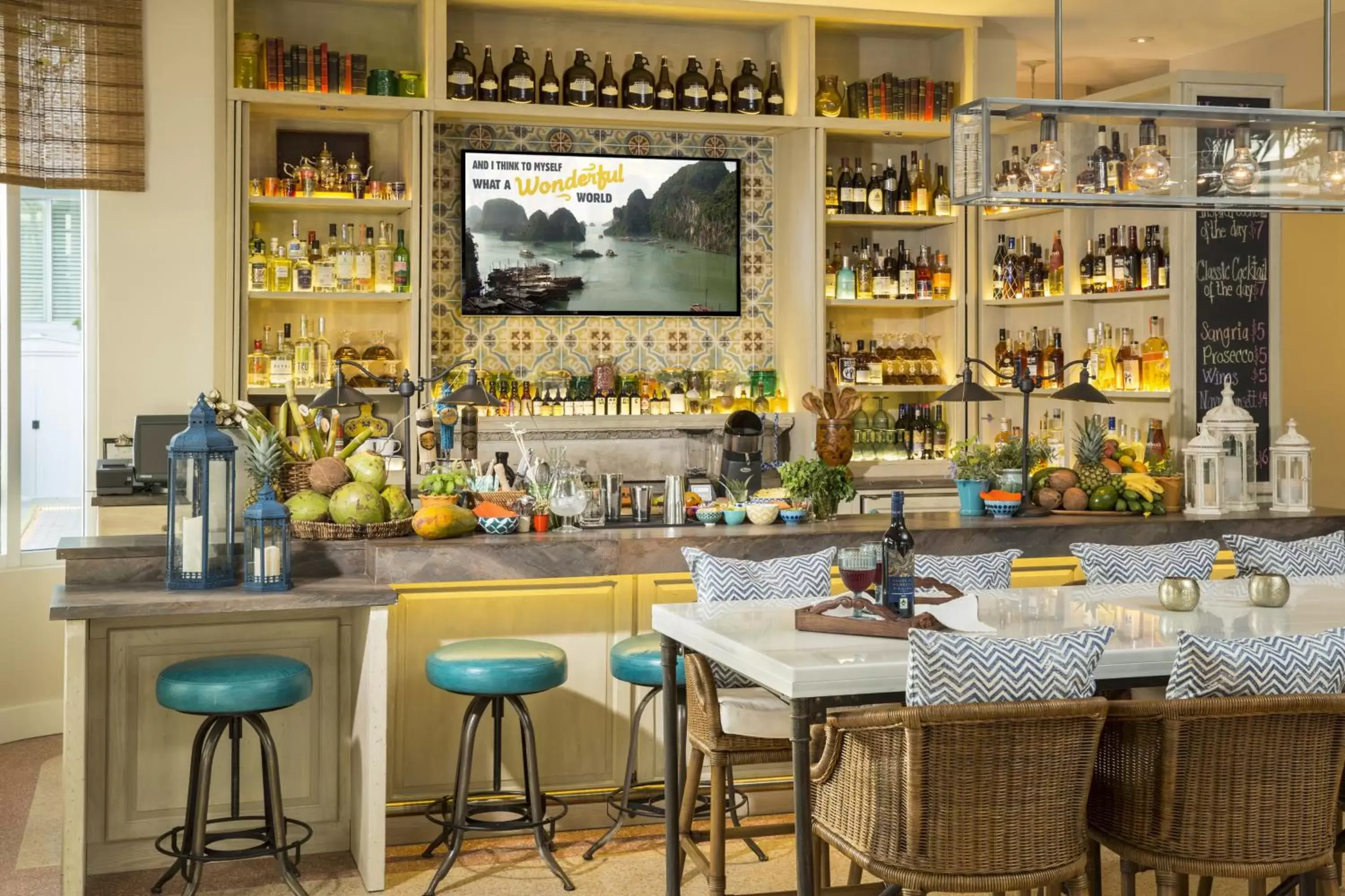 Lounge or bar, Restaurant/Places to Eat in Circa 39 Hotel Miami Beach