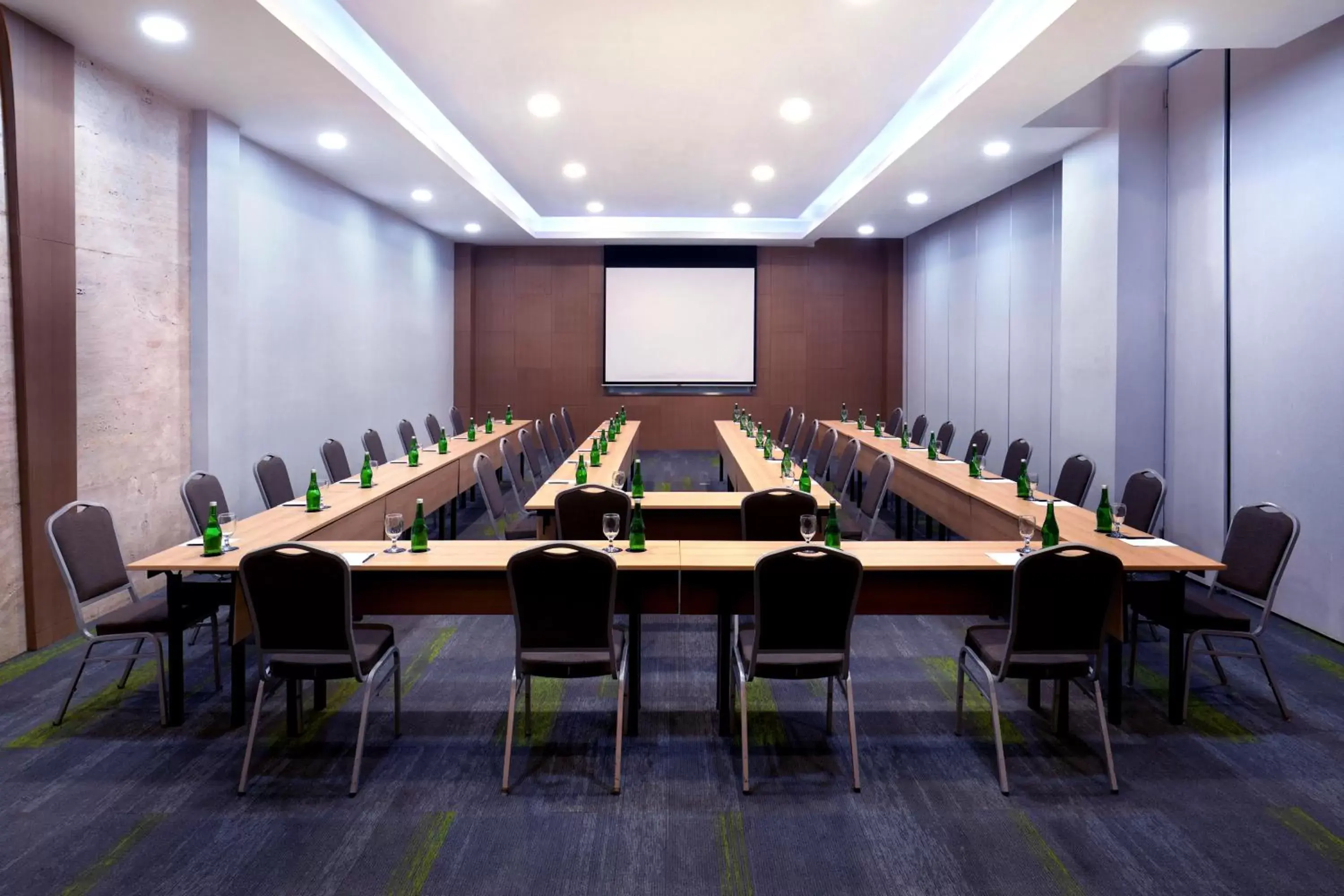 Meeting/conference room in Grand Mercure Jakarta Harmoni