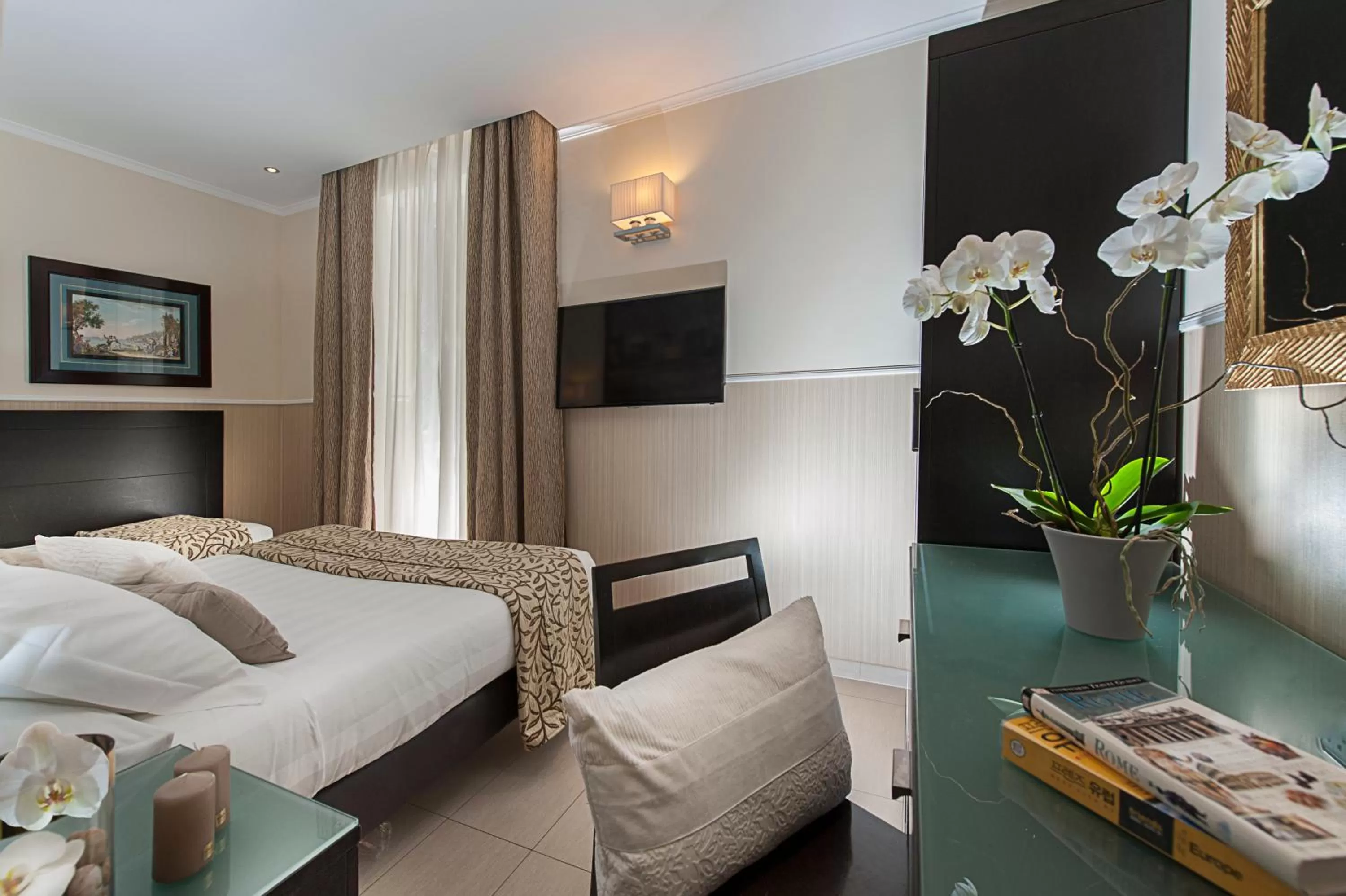 TV and multimedia, Bed in Yes Hotel Boutique Rome