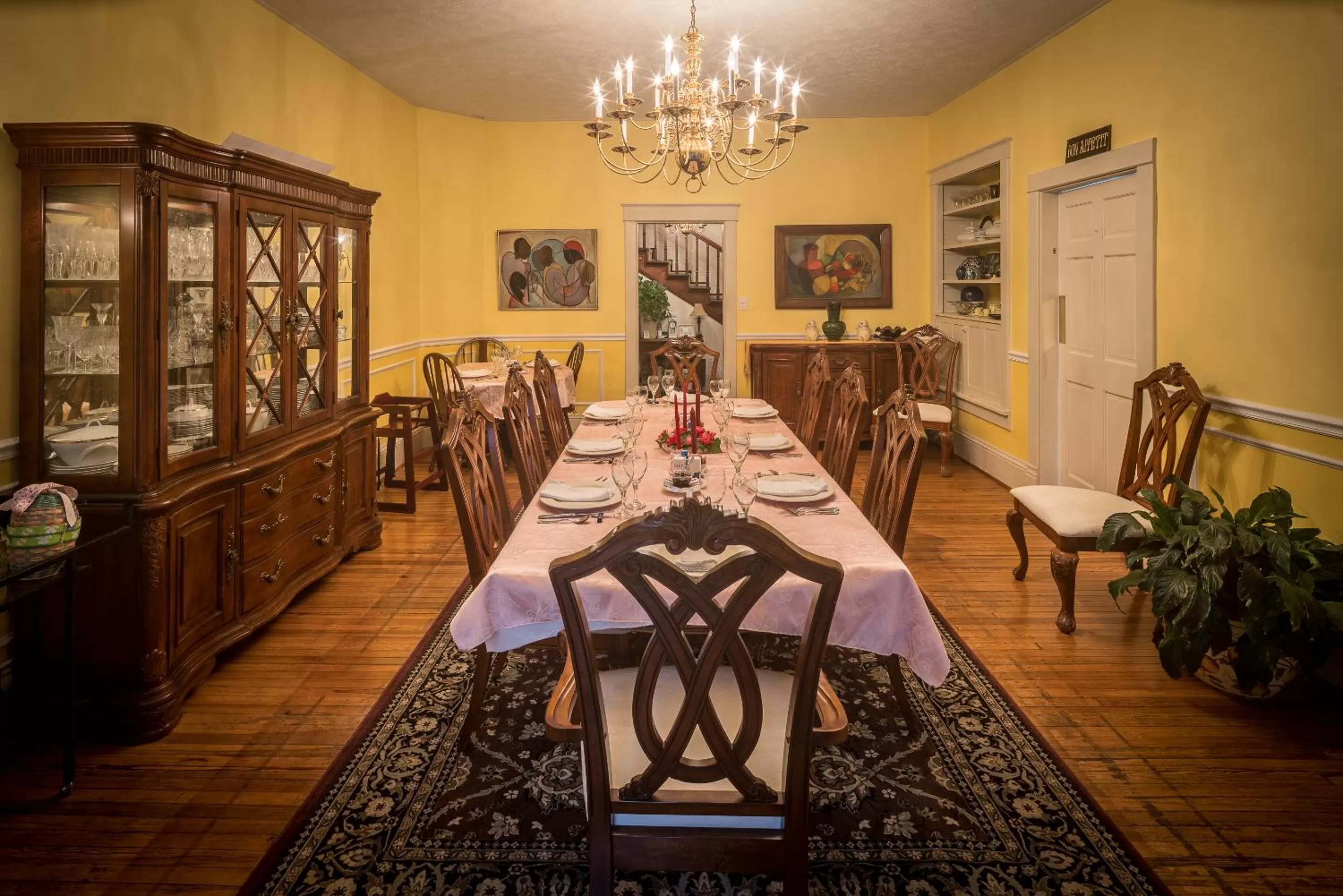 Restaurant/Places to Eat in Taylor House Inn