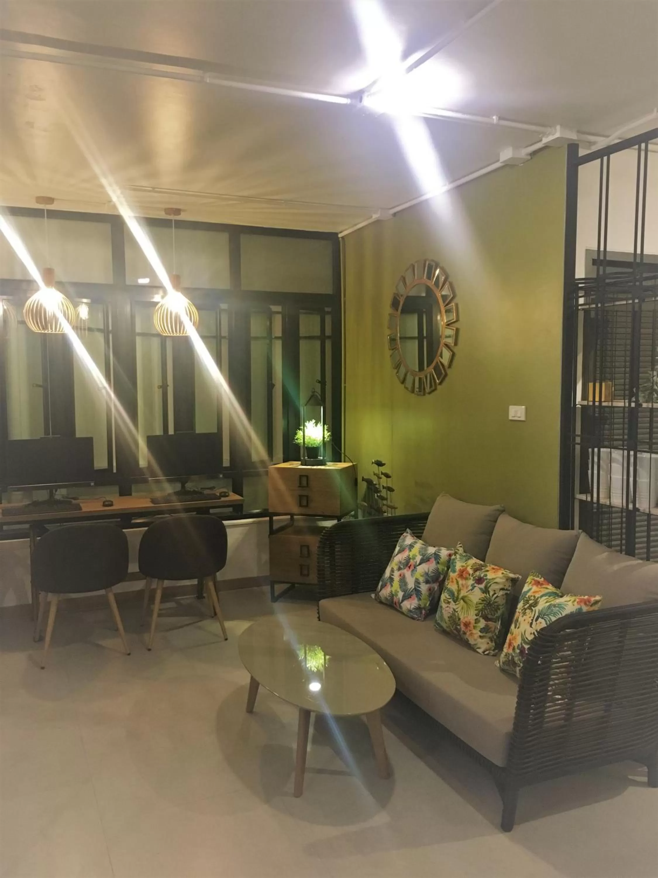 Living room in Bangkok Saran Poshtel