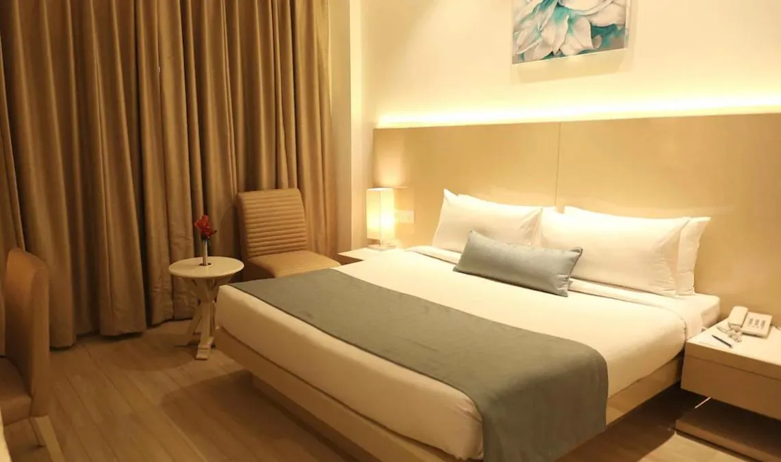 Bed in Hotel Shanti Palace