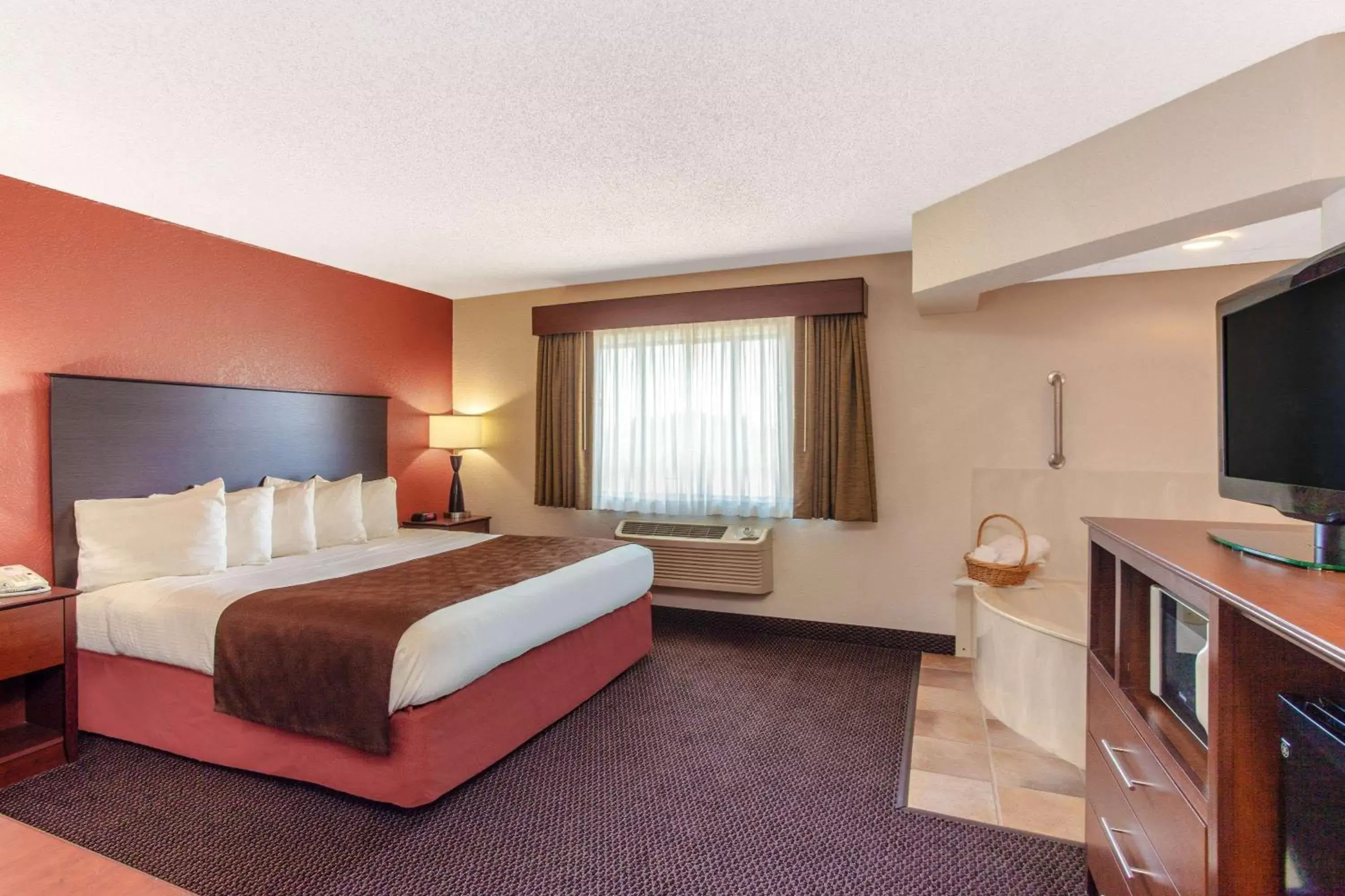 Photo of the whole room, Bed in AmericInn by Wyndham White Bear Lake St. Paul