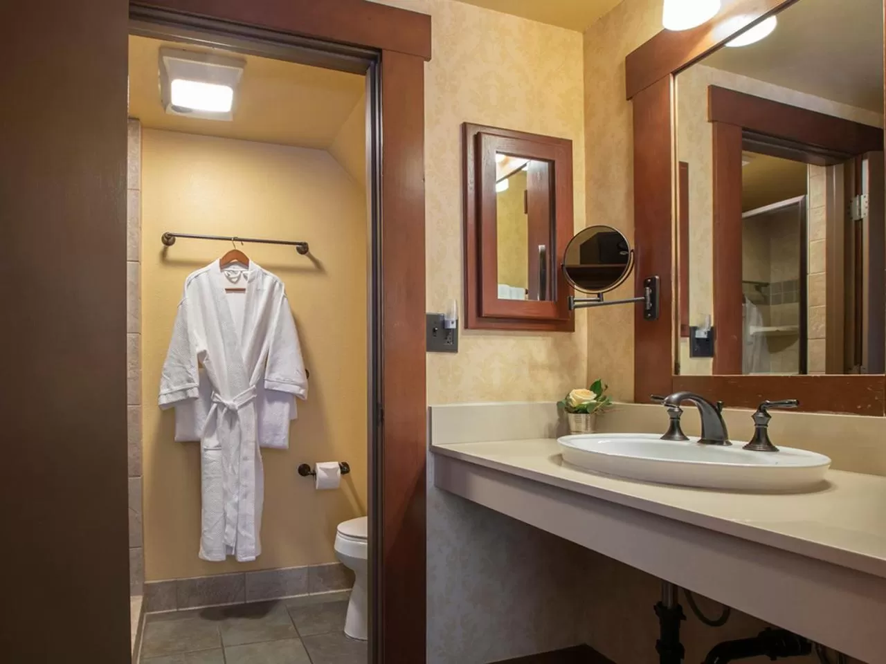 Premium Chalet – 2 Bedroom, 2 Bathroom in UCLA Lake Arrowhead Lodge