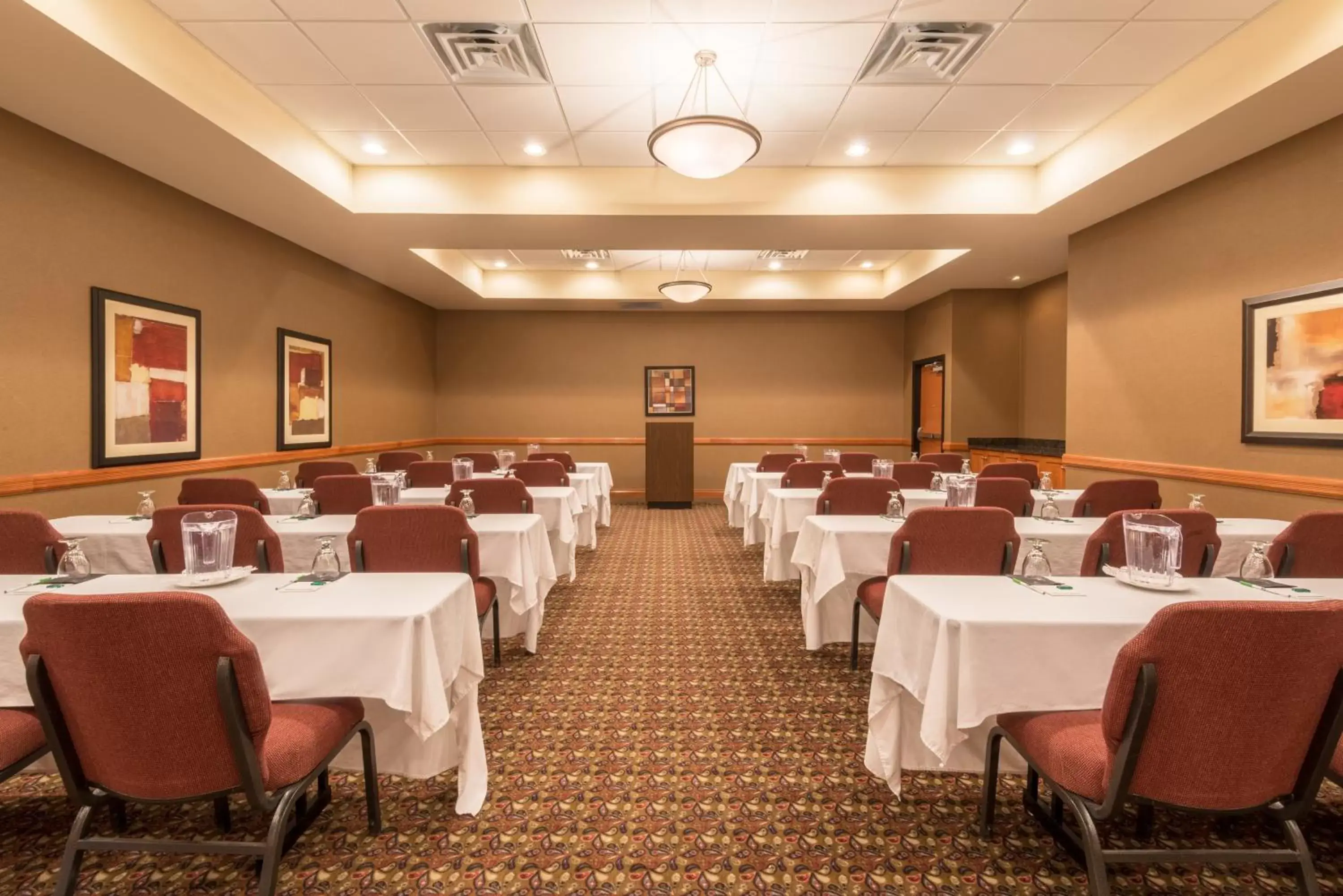 Meeting/conference room in Holiday Inn Casper East-Medical Center, an IHG Hotel