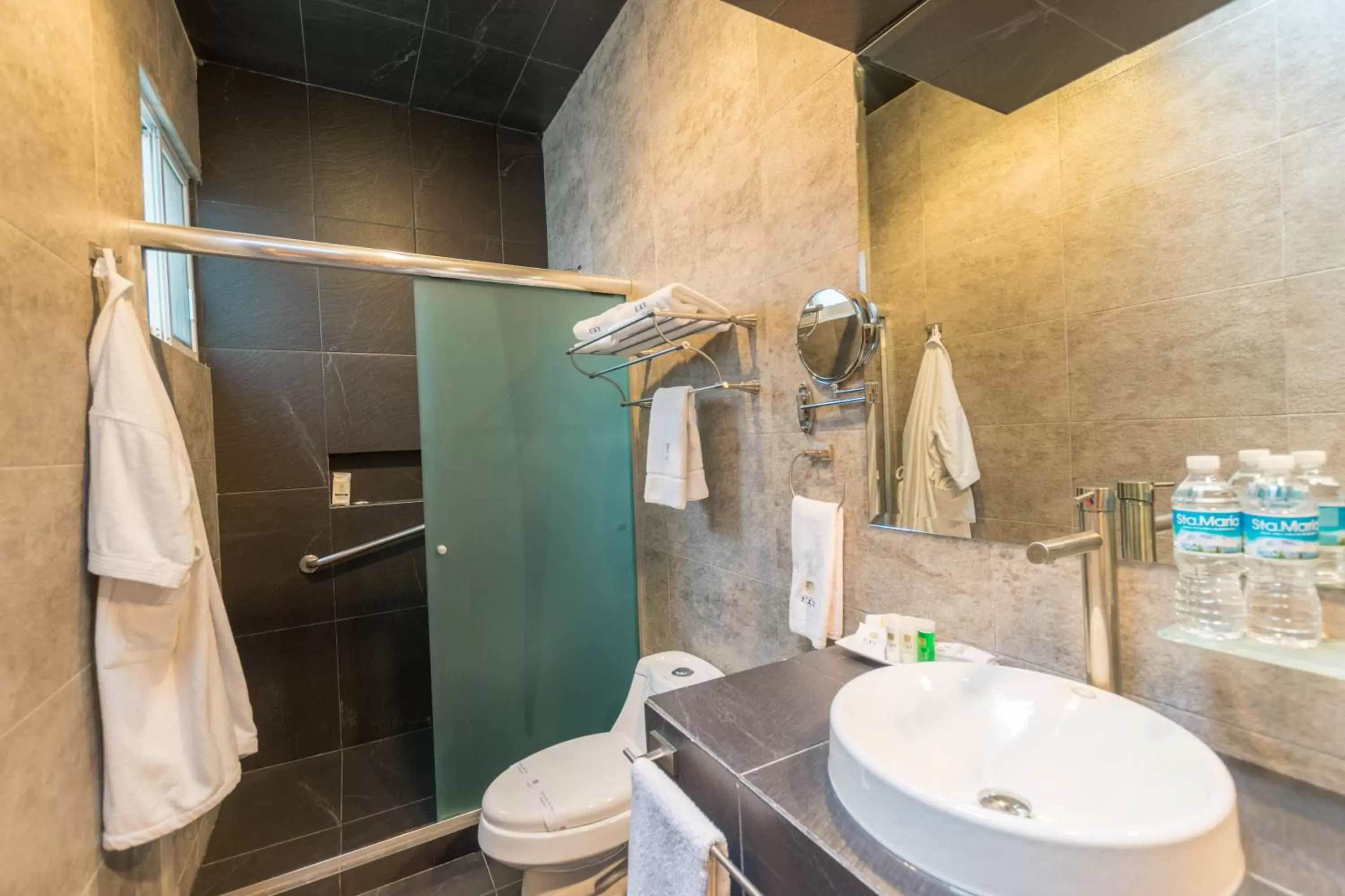Bathroom in Hotel Ecce Inn & Spa