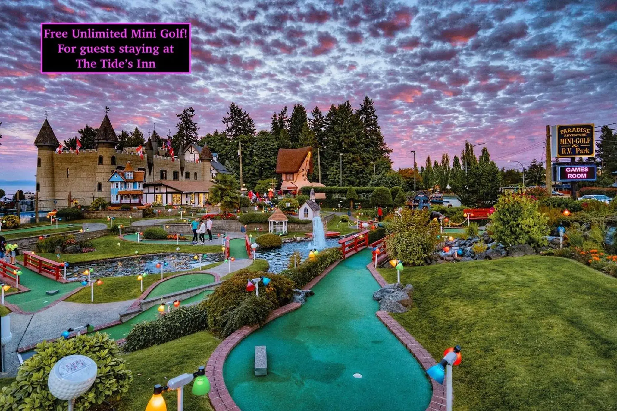 Minigolf, Pool View in The Tide's Inn