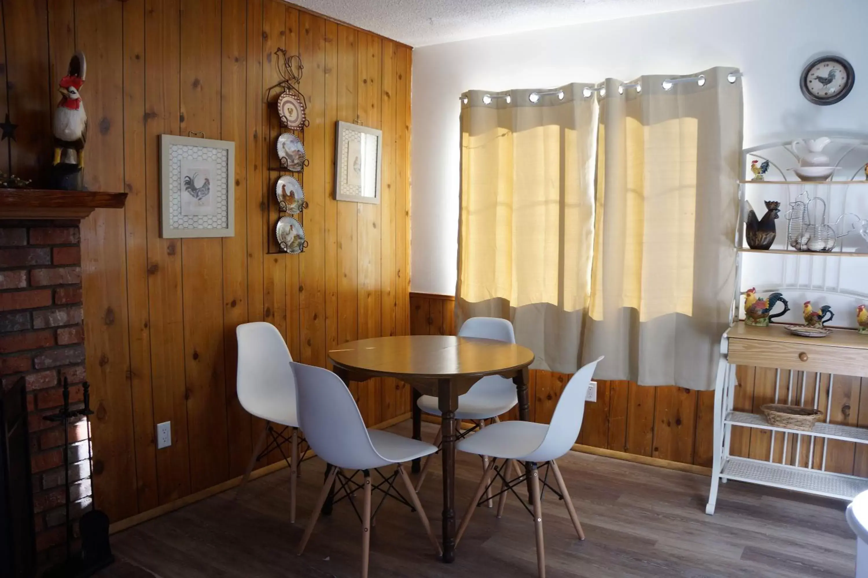 Dining Area in Blue Horizon Lodge