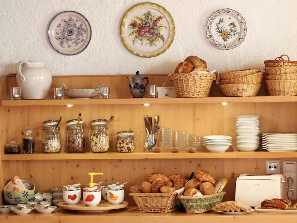 Breakfast in Hotel Effland -Sauna -Pool