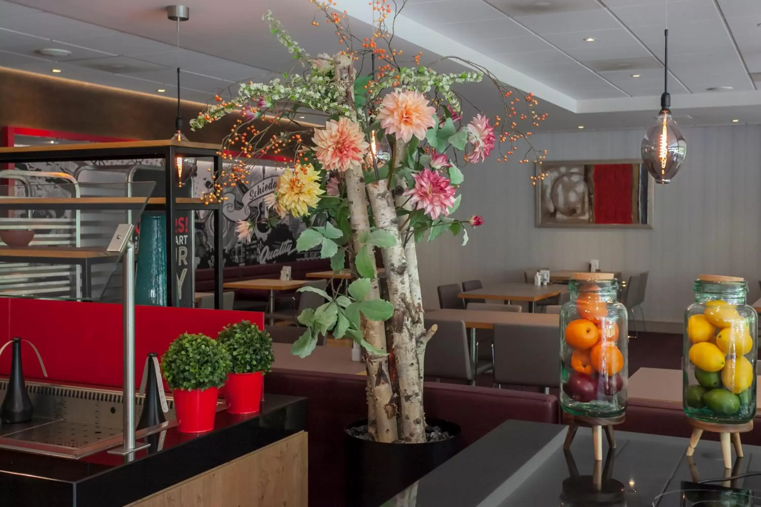 Lounge or bar in Novotel Rotterdam - Schiedam