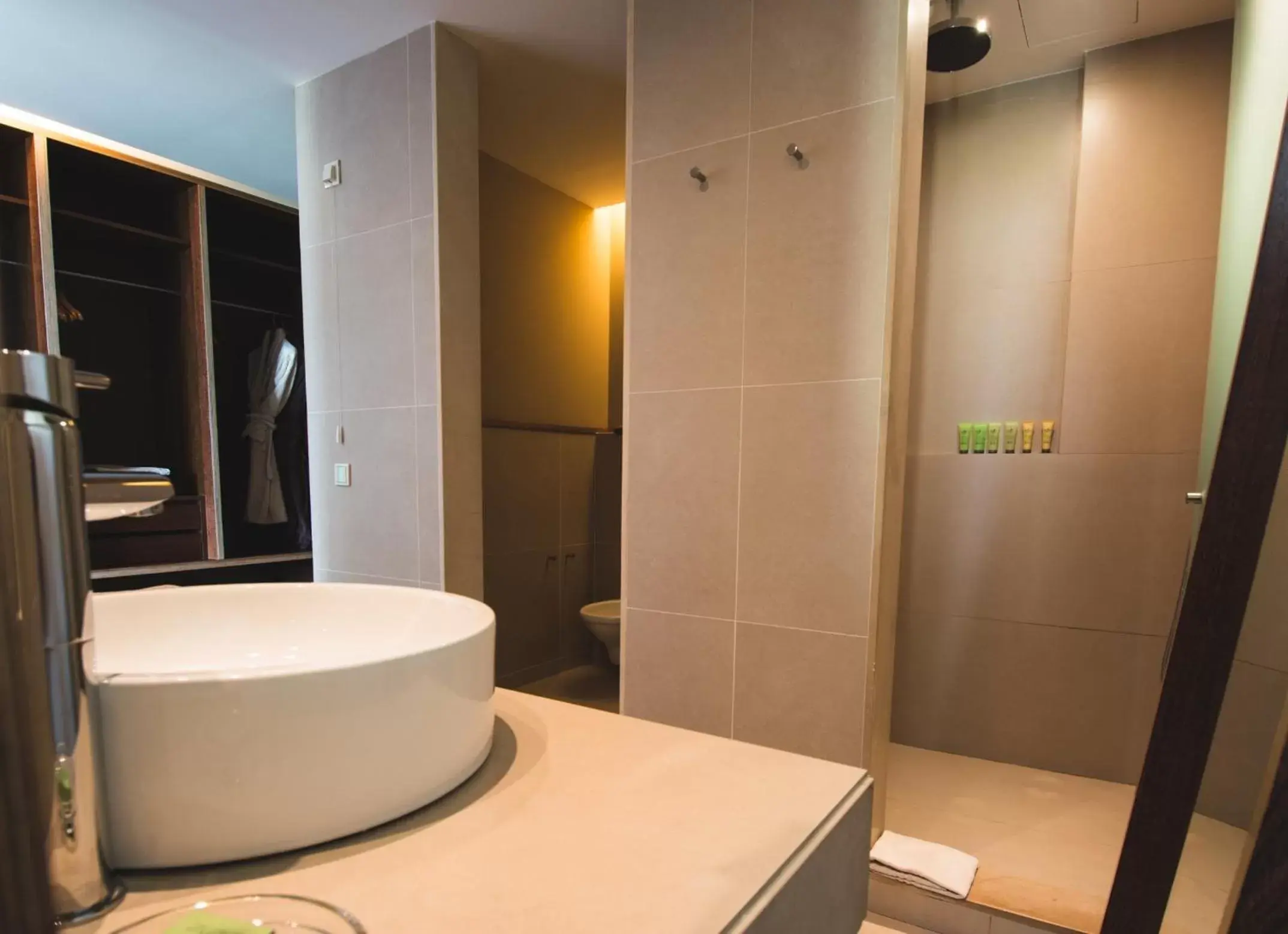 Shower, Bathroom in VidaMar Resort Hotel Algarve