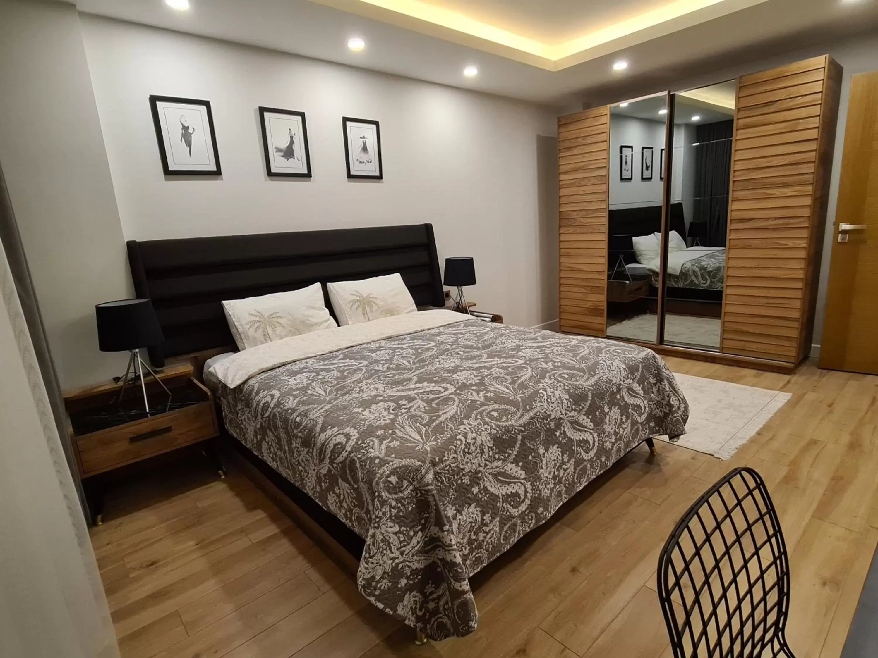 Bedroom, Bed in Veranda Suites