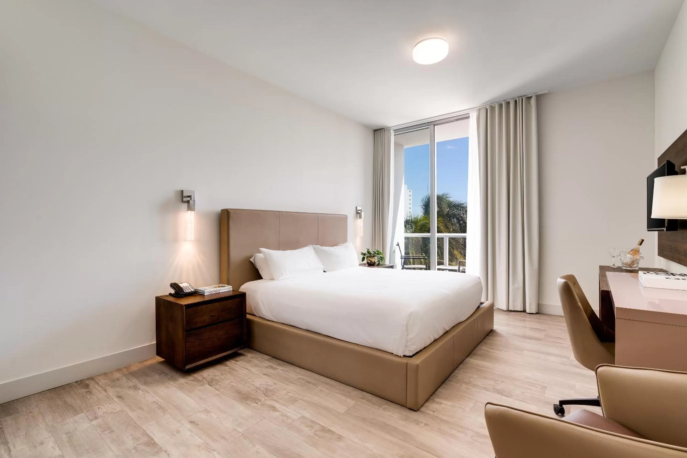 Balcony/Terrace, Bed in Costa Hollywood Beach Resort - An All Suite Hotel