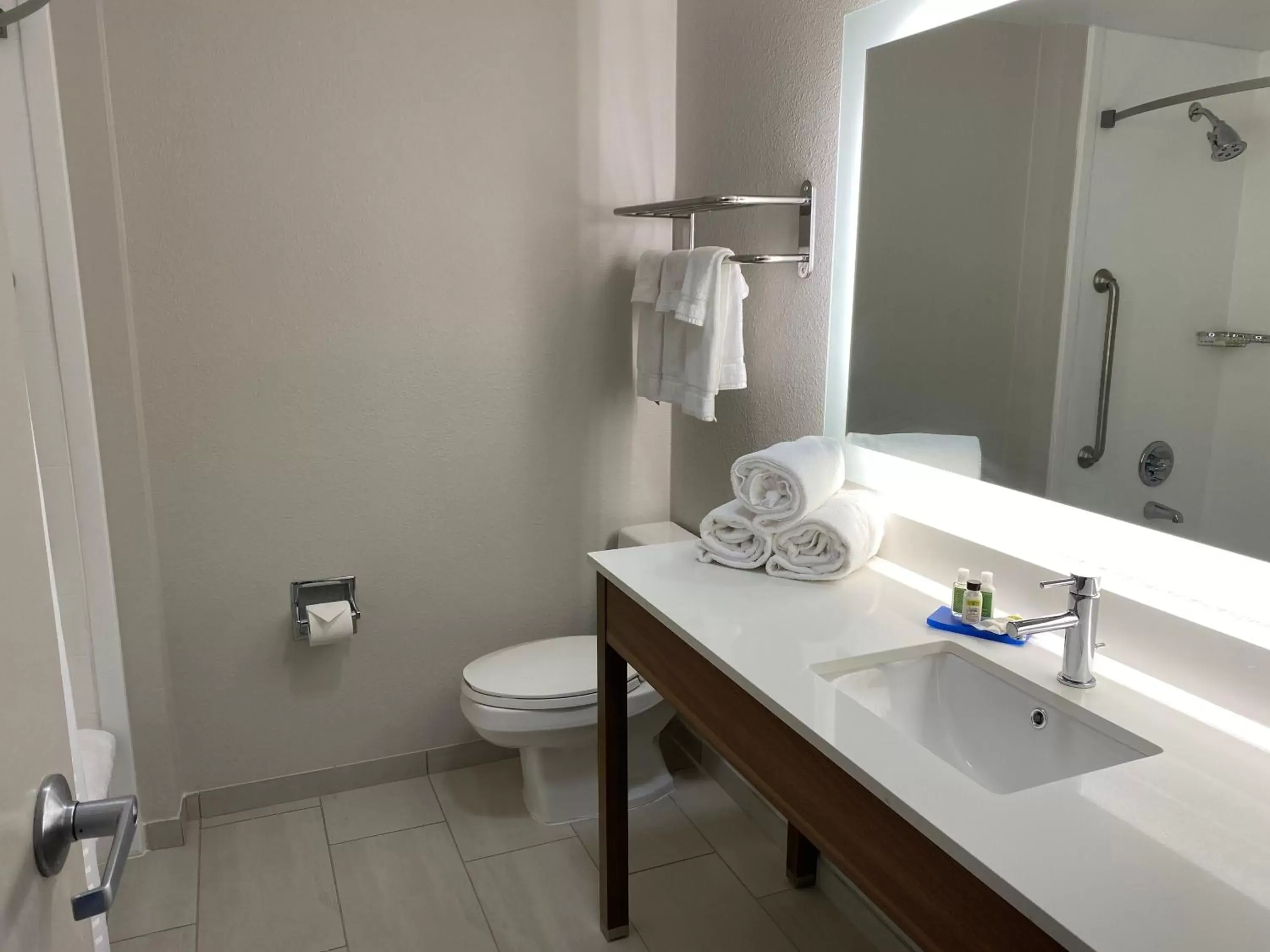 Bathroom in Holiday Inn Express Blowing Rock South, an IHG Hotel
