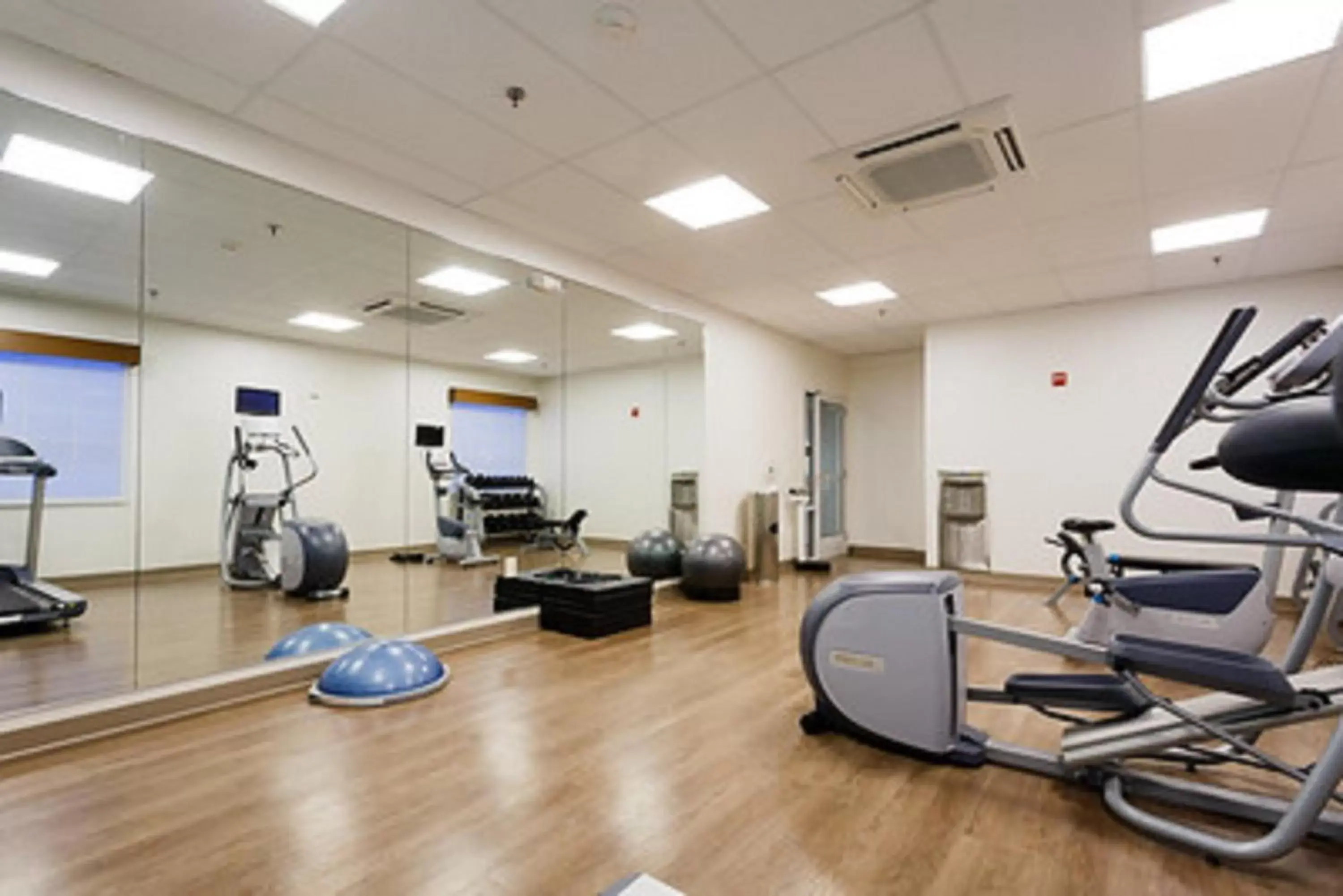 Fitness centre/facilities in Holiday Inn Express Hotel & Suites Reading by IHG Fitness centre/facilities in Holiday Inn Express Hotel & Suites Reading by IHG