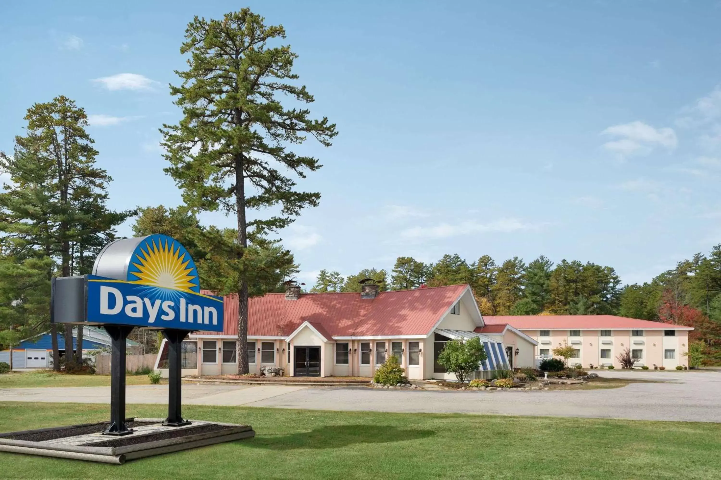 Property building in Days Inn by Wyndham Tamworth