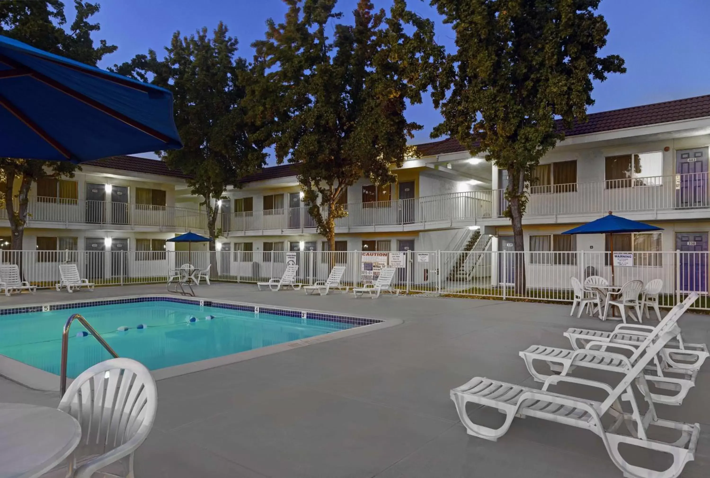 Pool view, Property Building in Motel 6-San Jose, CA - South