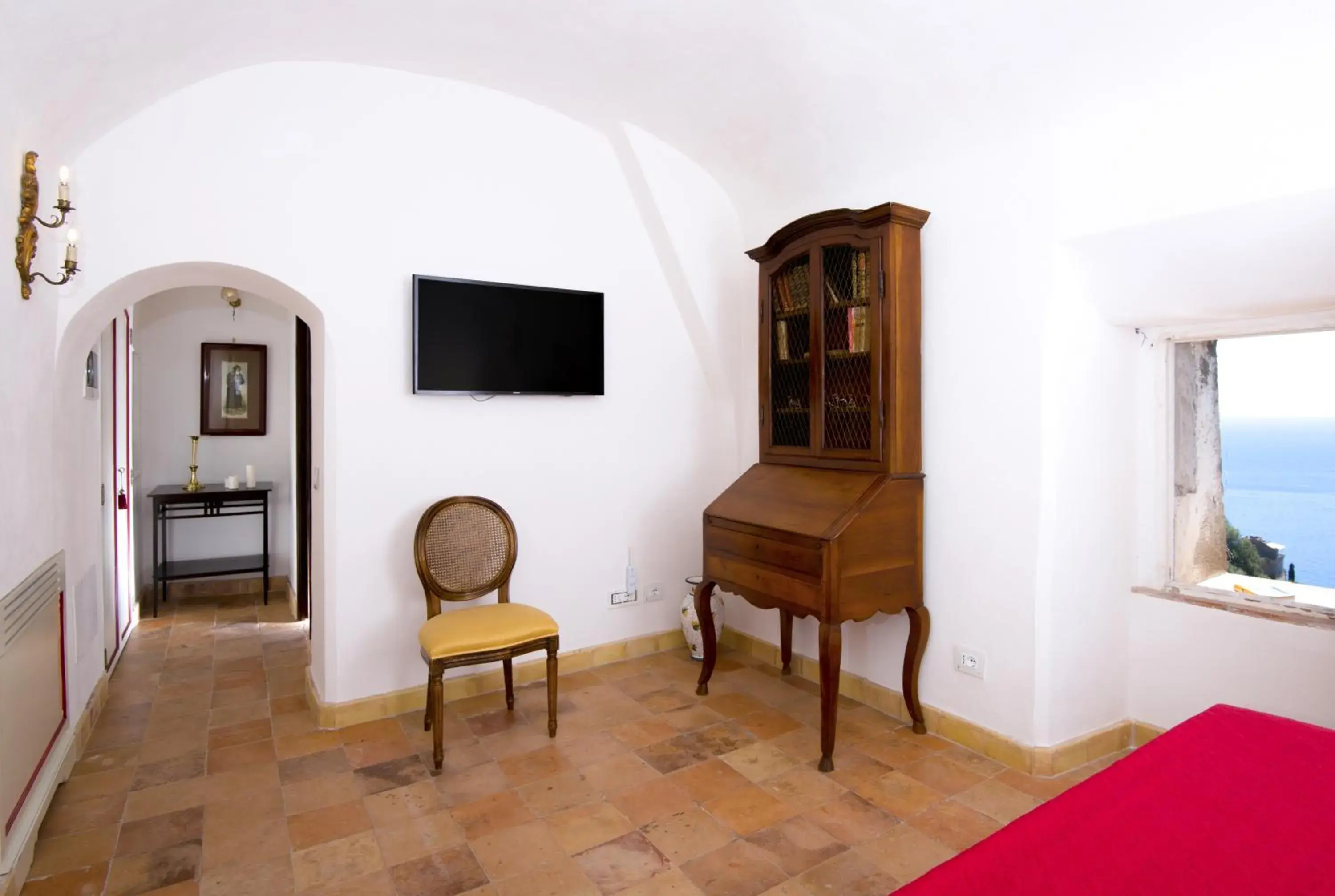 Photo of the whole room, Seating Area in Badia Santa Maria de' Olearia