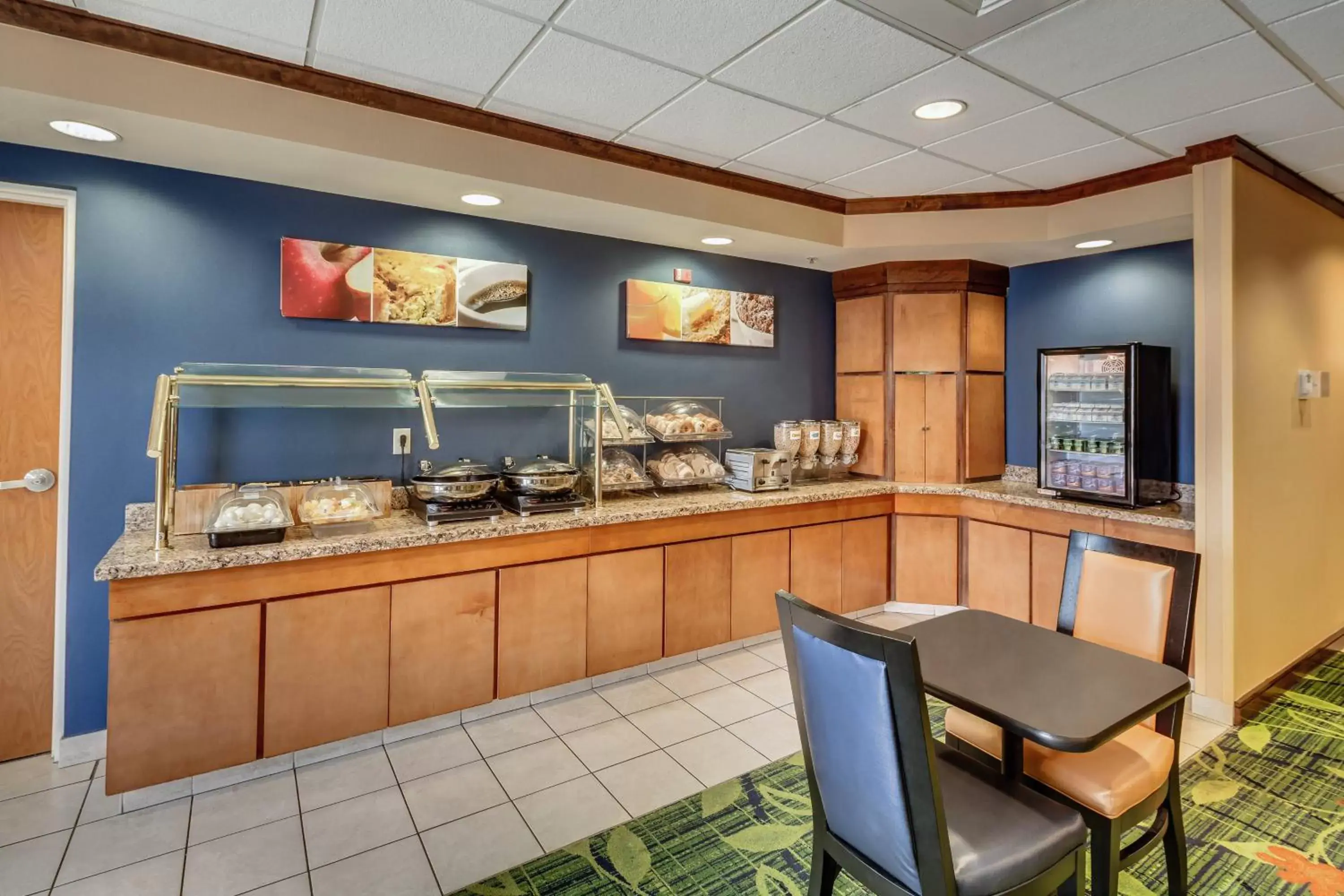 Breakfast, Restaurant/Places to Eat in Fairfield Inn and Suites Jacksonville Beach