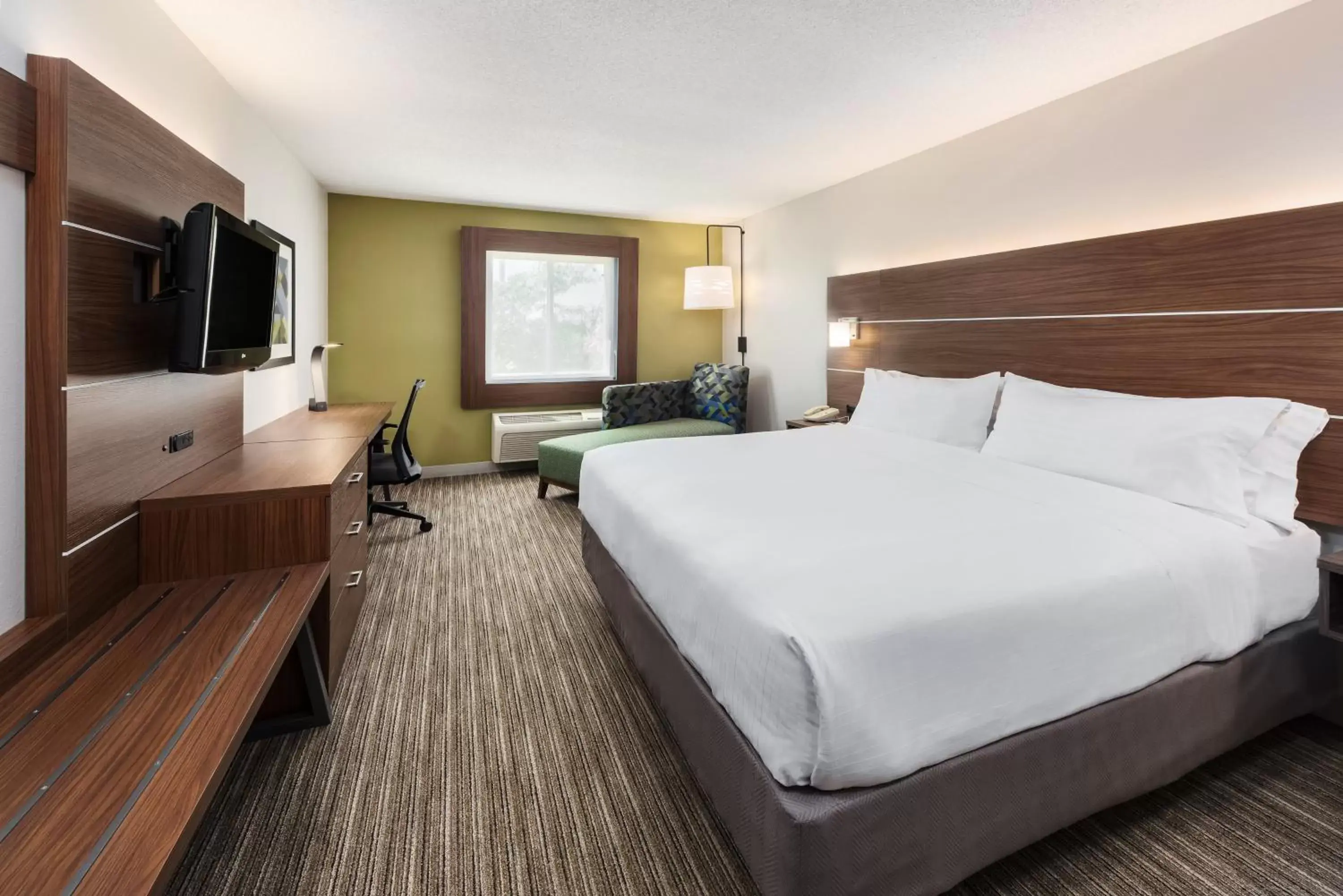 Photo of the whole room, Bed in Holiday Inn Express Warrenton, an IHG Hotel