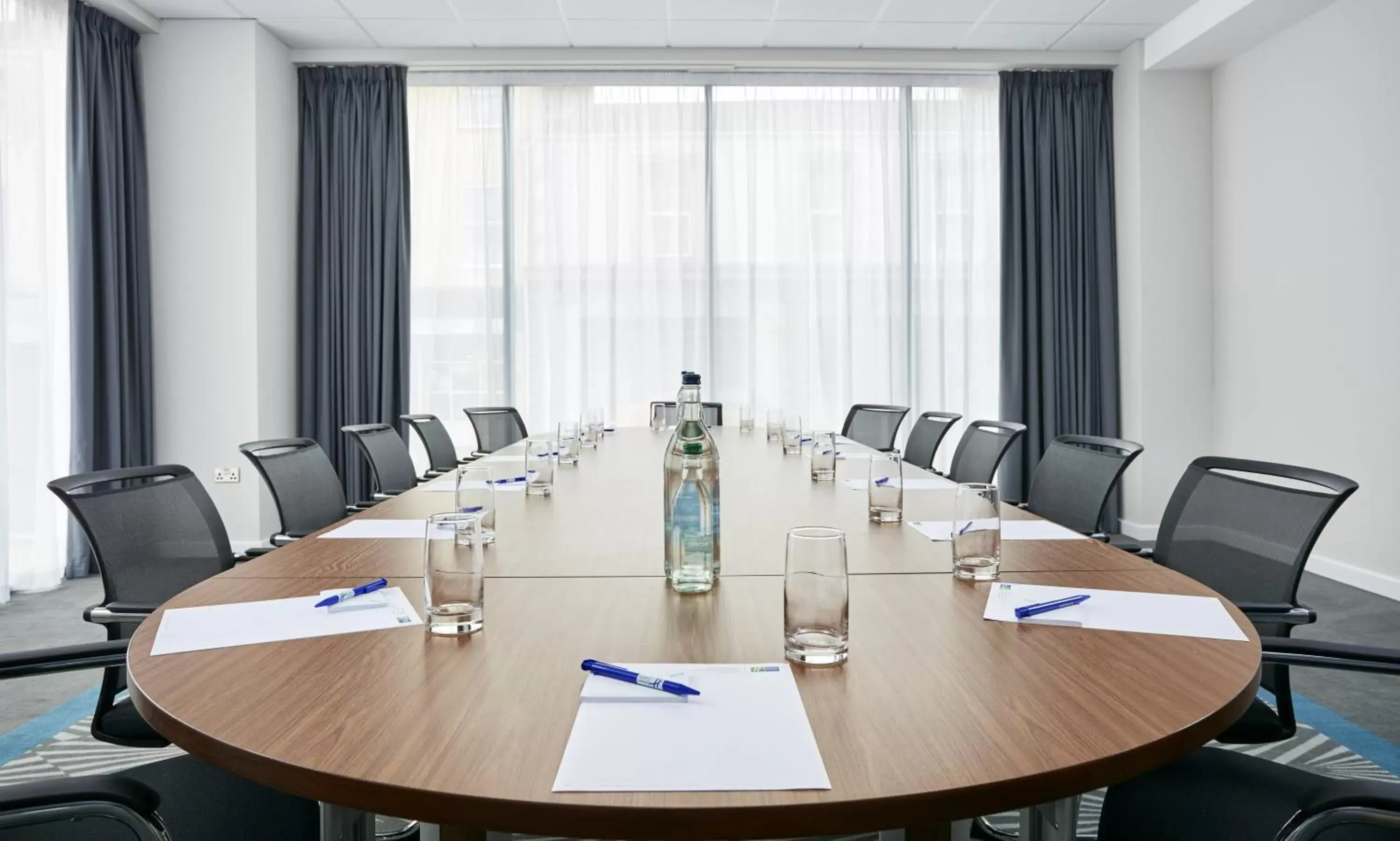 Meeting/conference room in Holiday Inn Express Grimsby, an IHG Hotel