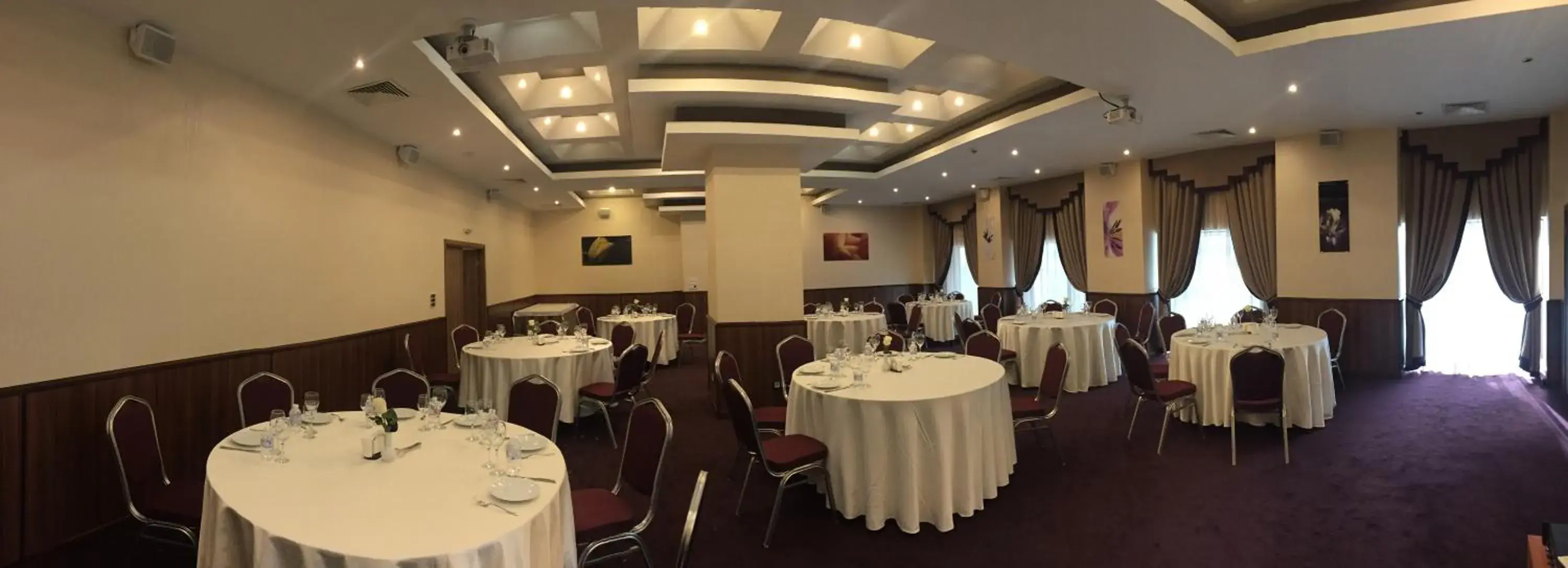 Banquet/Function facilities, Restaurant/Places to Eat in Hotel Golden Tulip Varna