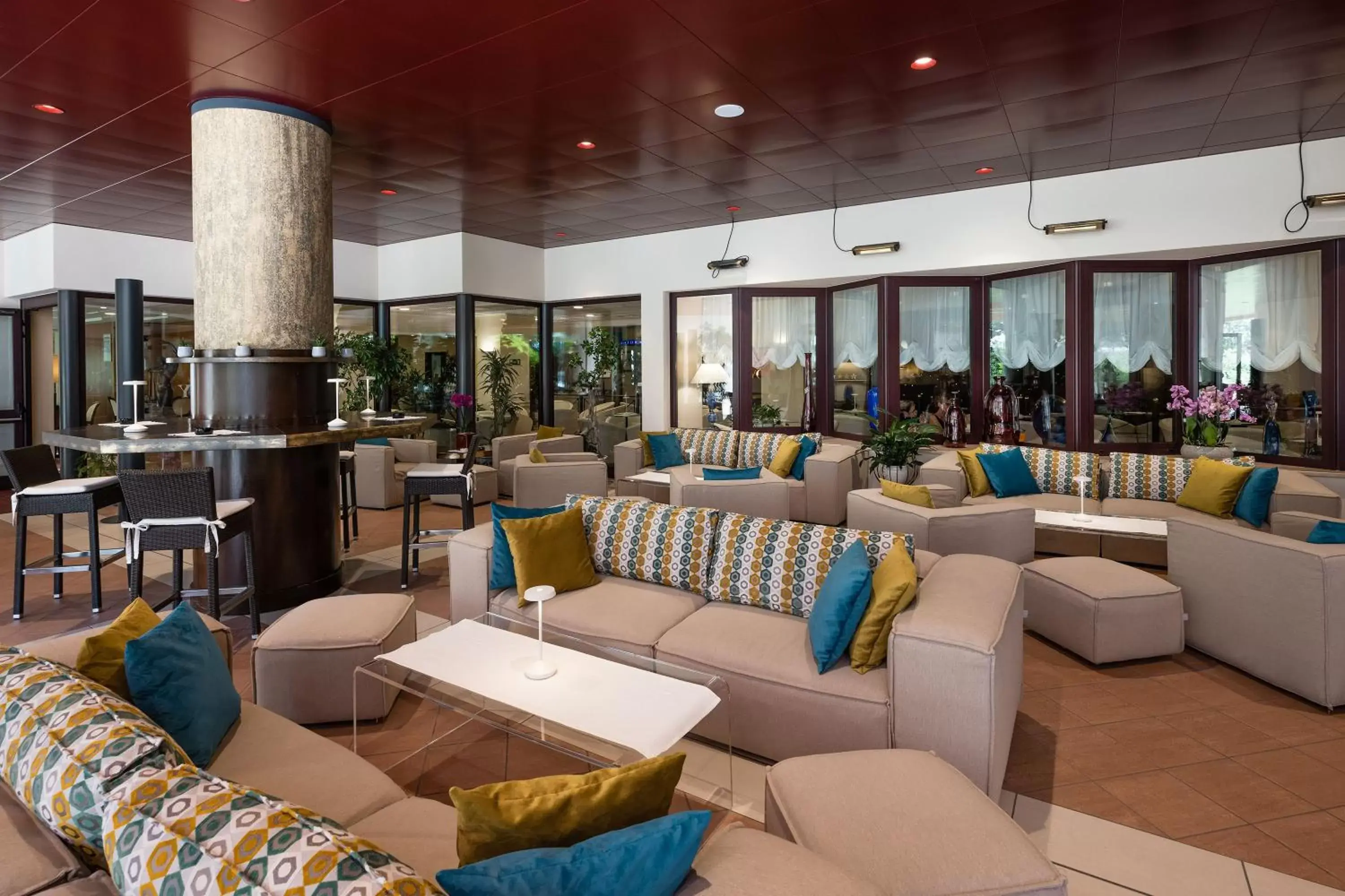 Restaurant/places to eat in Savoy Beach Hotel & Thermal Spa Restaurant/places to eat in Savoy Beach Hotel & Thermal Spa