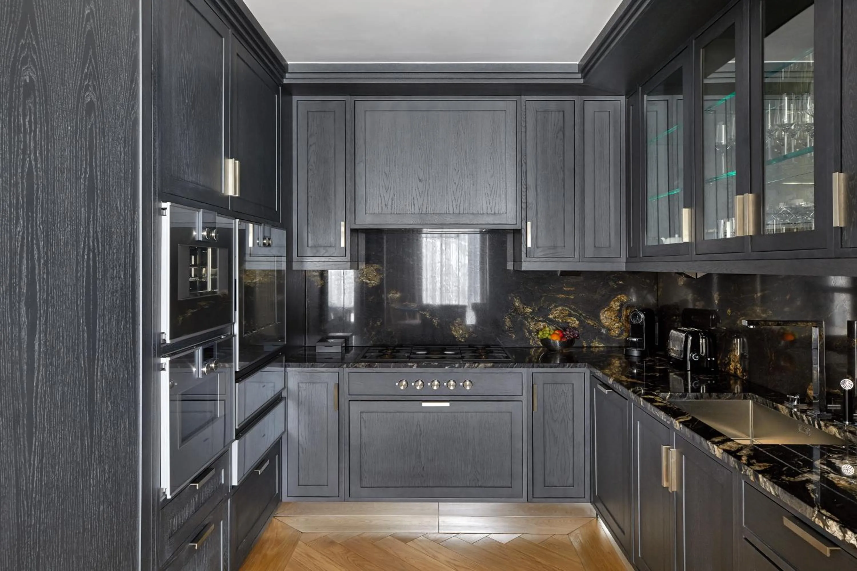 Kitchen or kitchenette in Four Seasons Hotel London at Tower Bridge