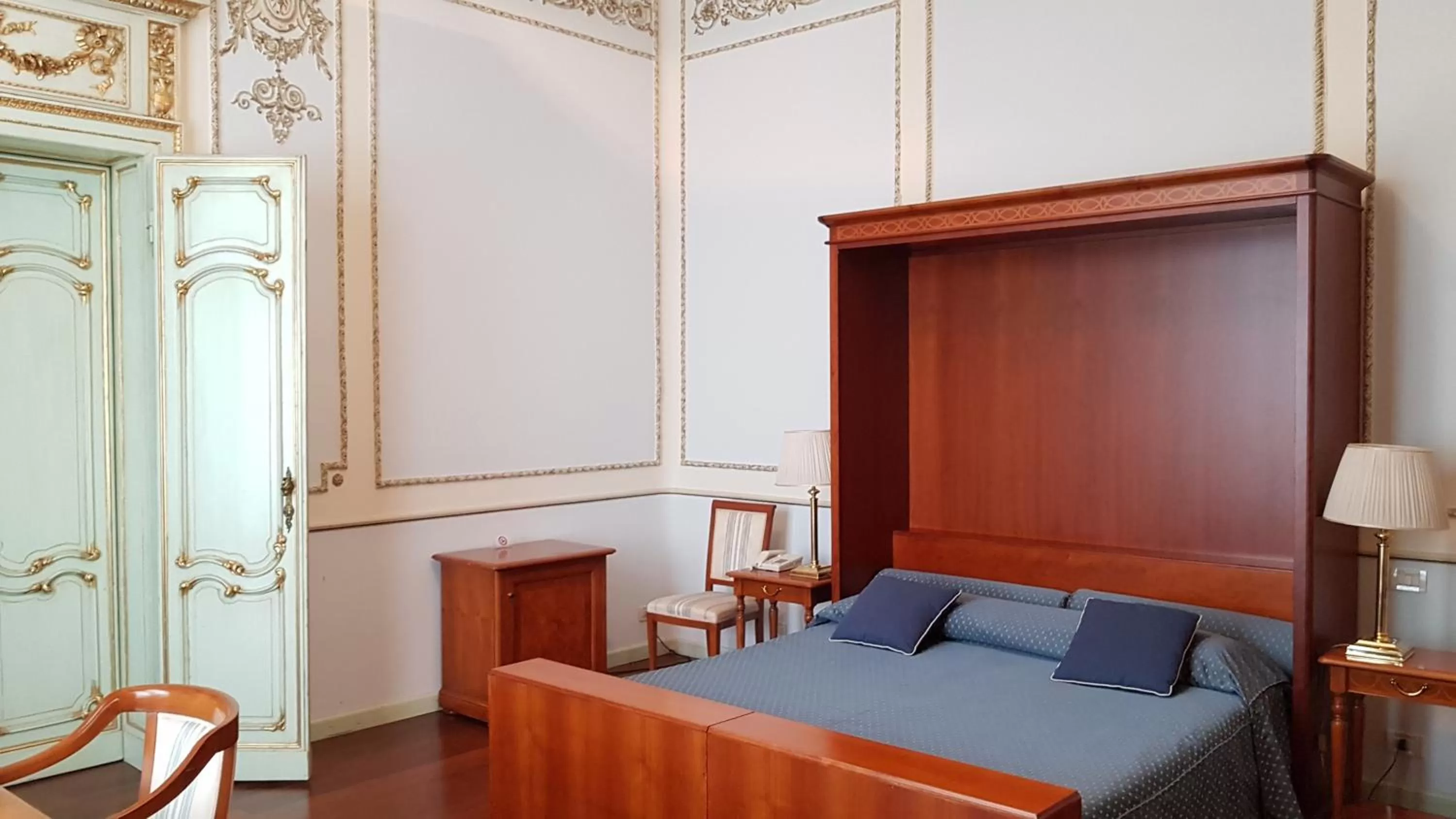 Bed in Hotel Grand'Italia