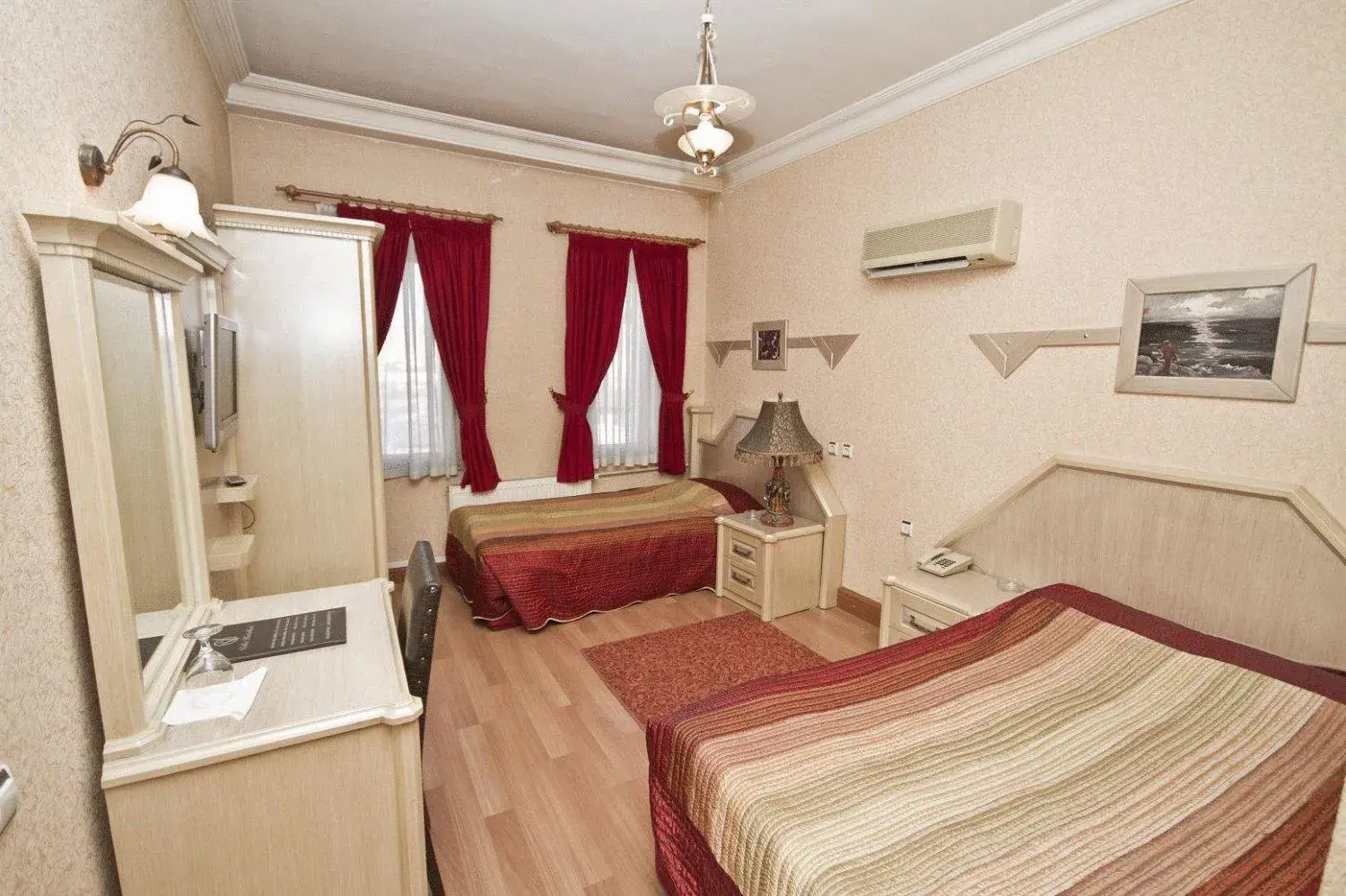 Photo of the whole room, Bed in Kucuk Velic Hotel