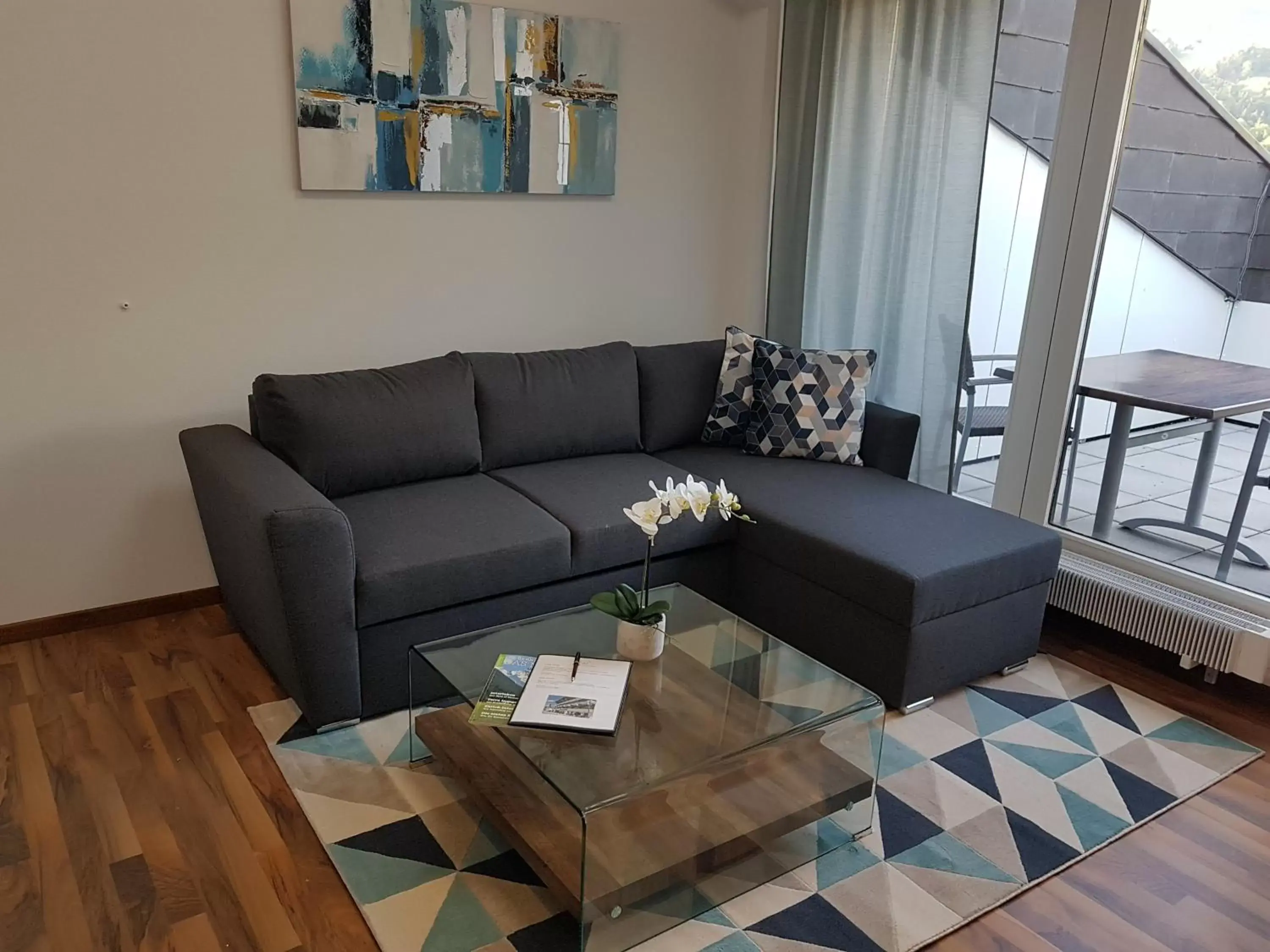 Living room, Seating Area in Hotel Bären Sigriswil