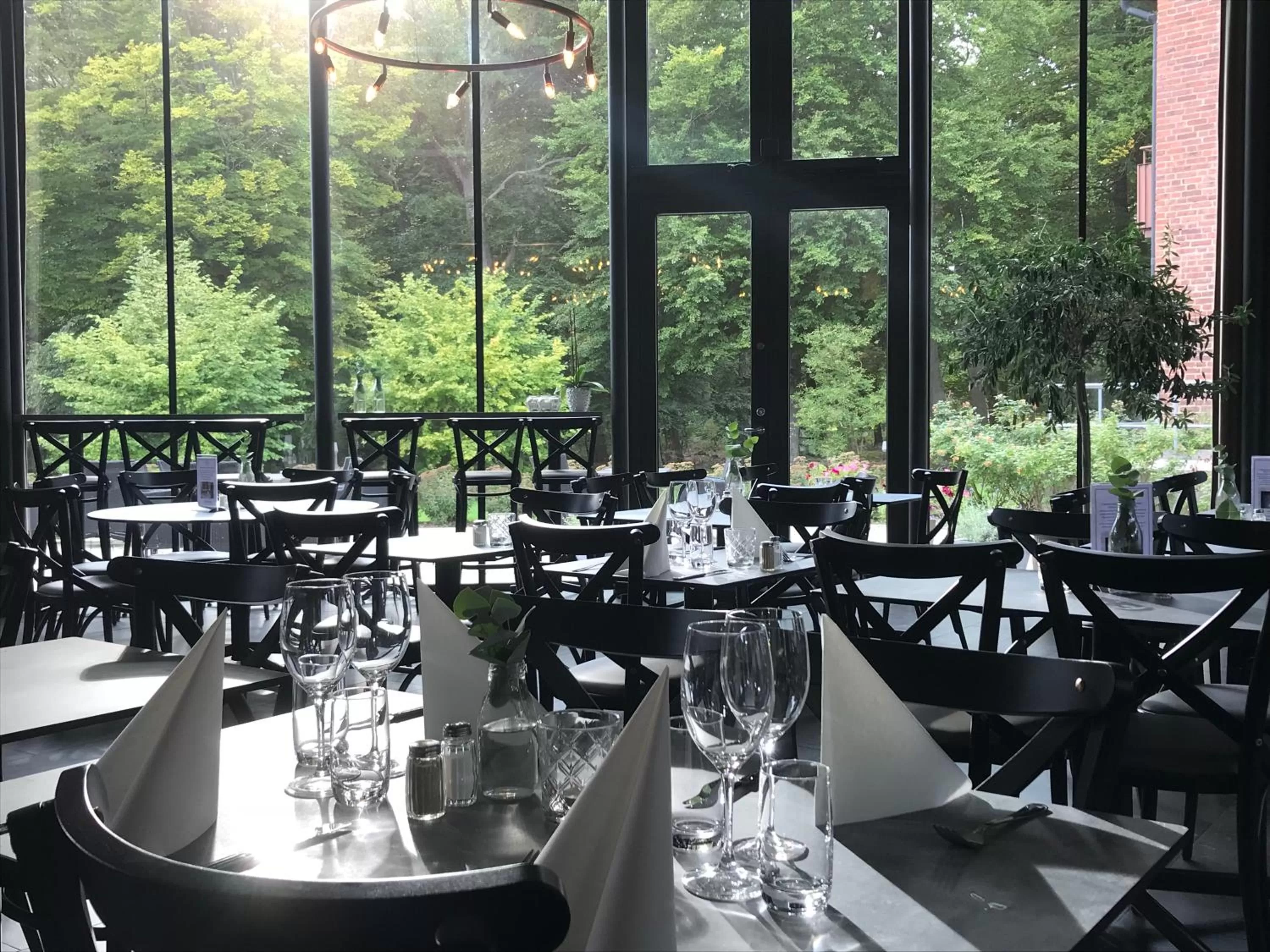 Restaurant/places to eat in Best Western Valhall Park Hotell