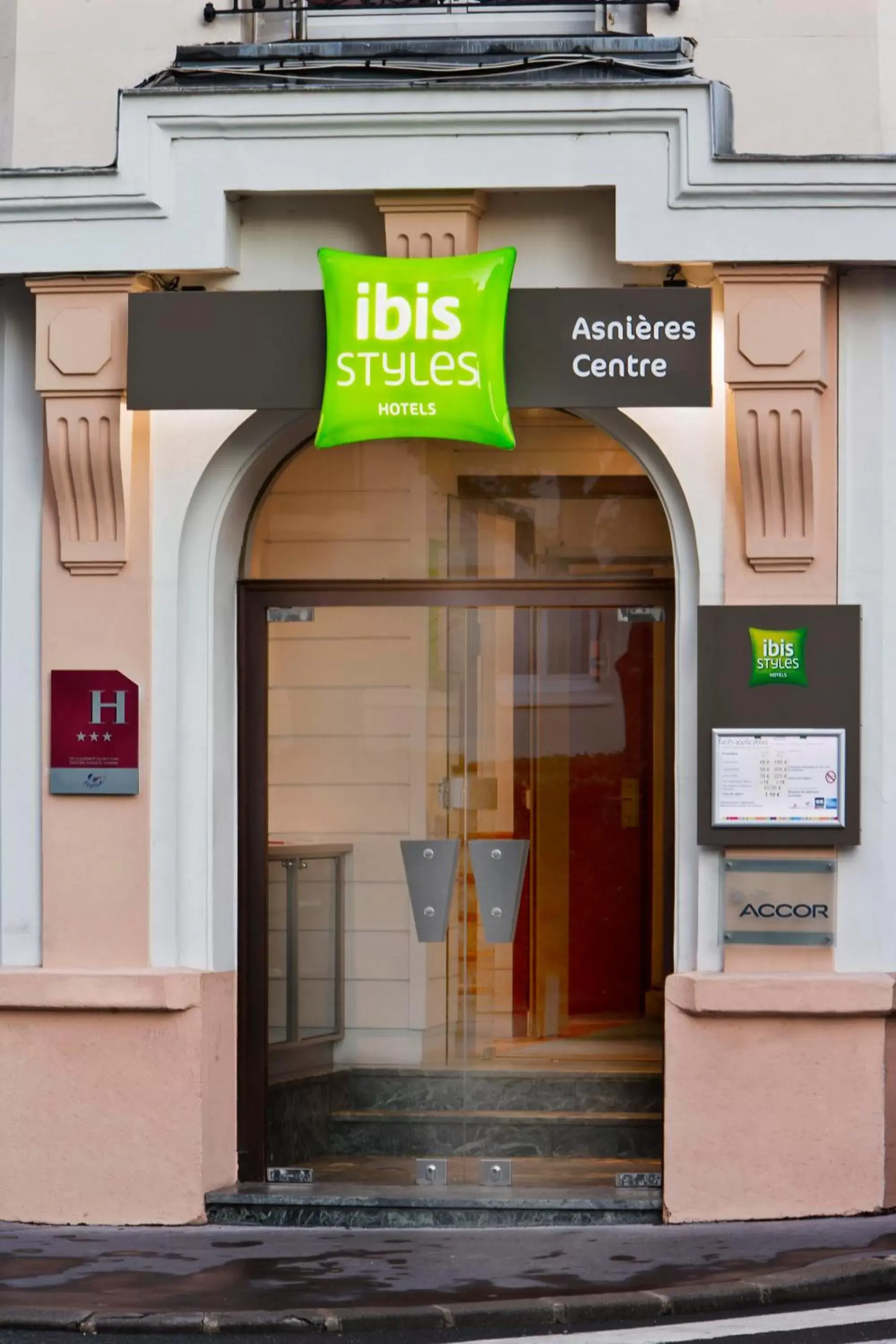 Facade/entrance in ibis Styles Asnieres Centre Facade/entrance in ibis Styles Asnieres Centre