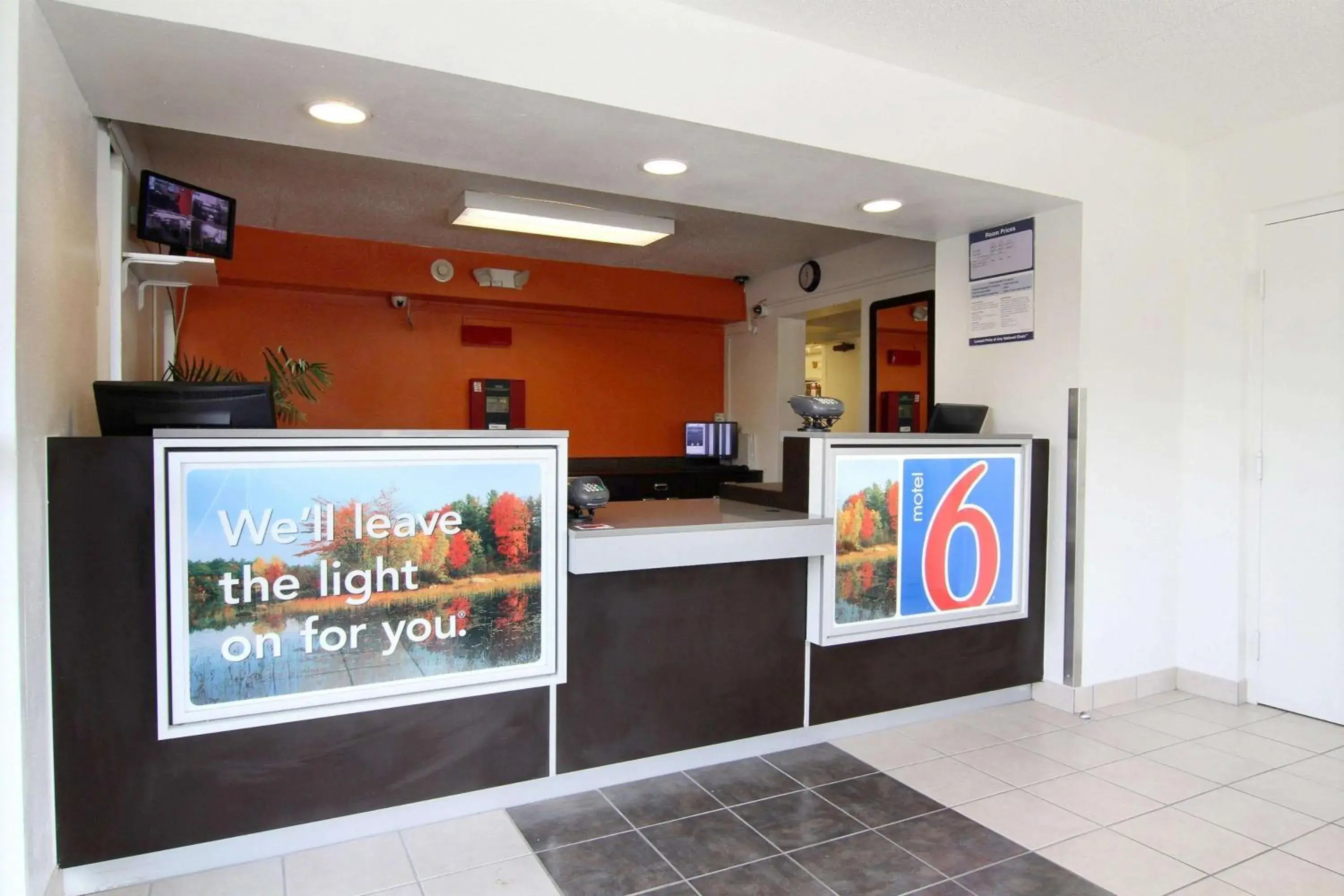 Lobby or reception, Lobby/Reception in Motel 6-Middleburg Heights, OH - Cleveland